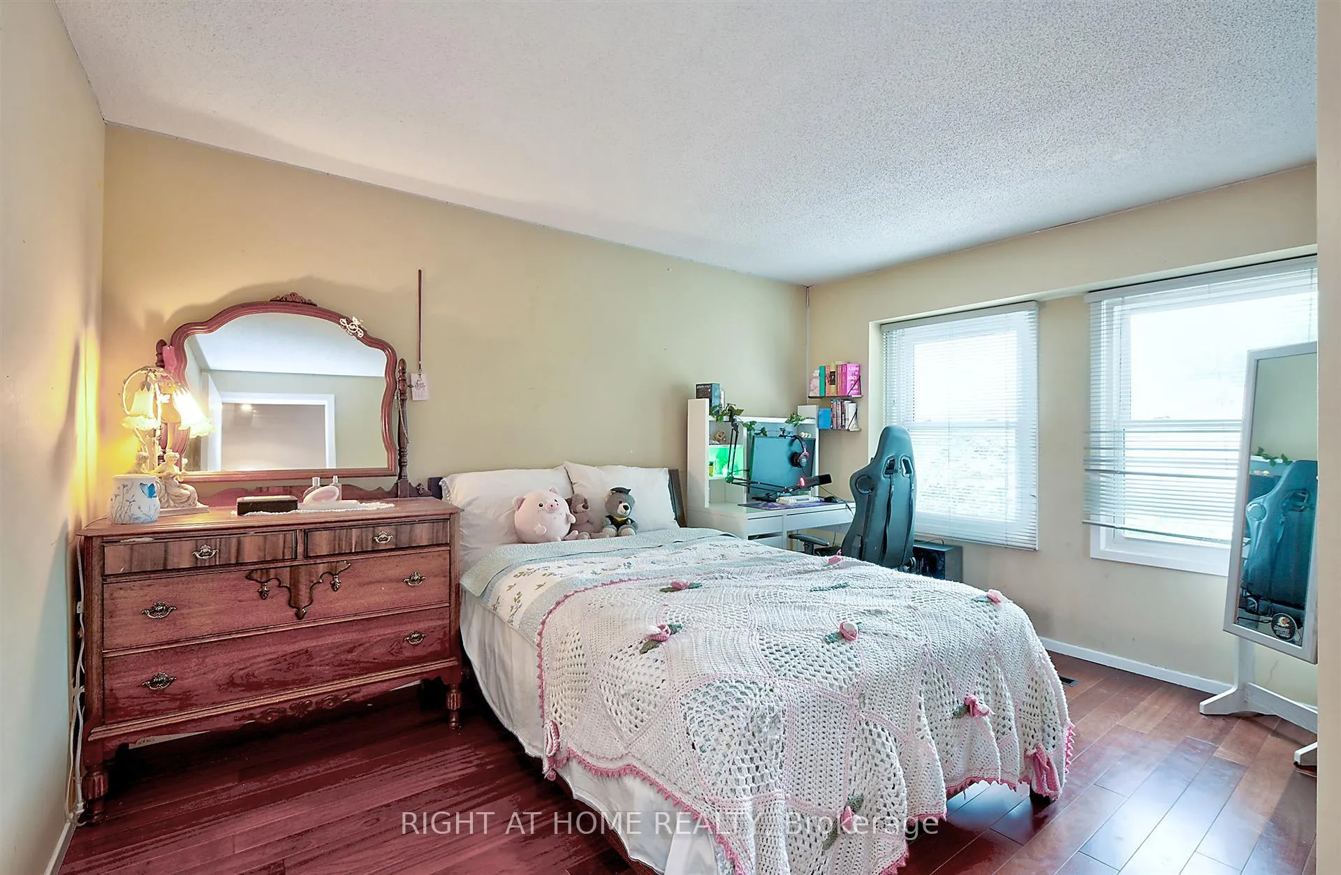 Photo 13 of Unit 10, 5878 Montevideo Road, Mississauga, Meadowvale — HOMEH