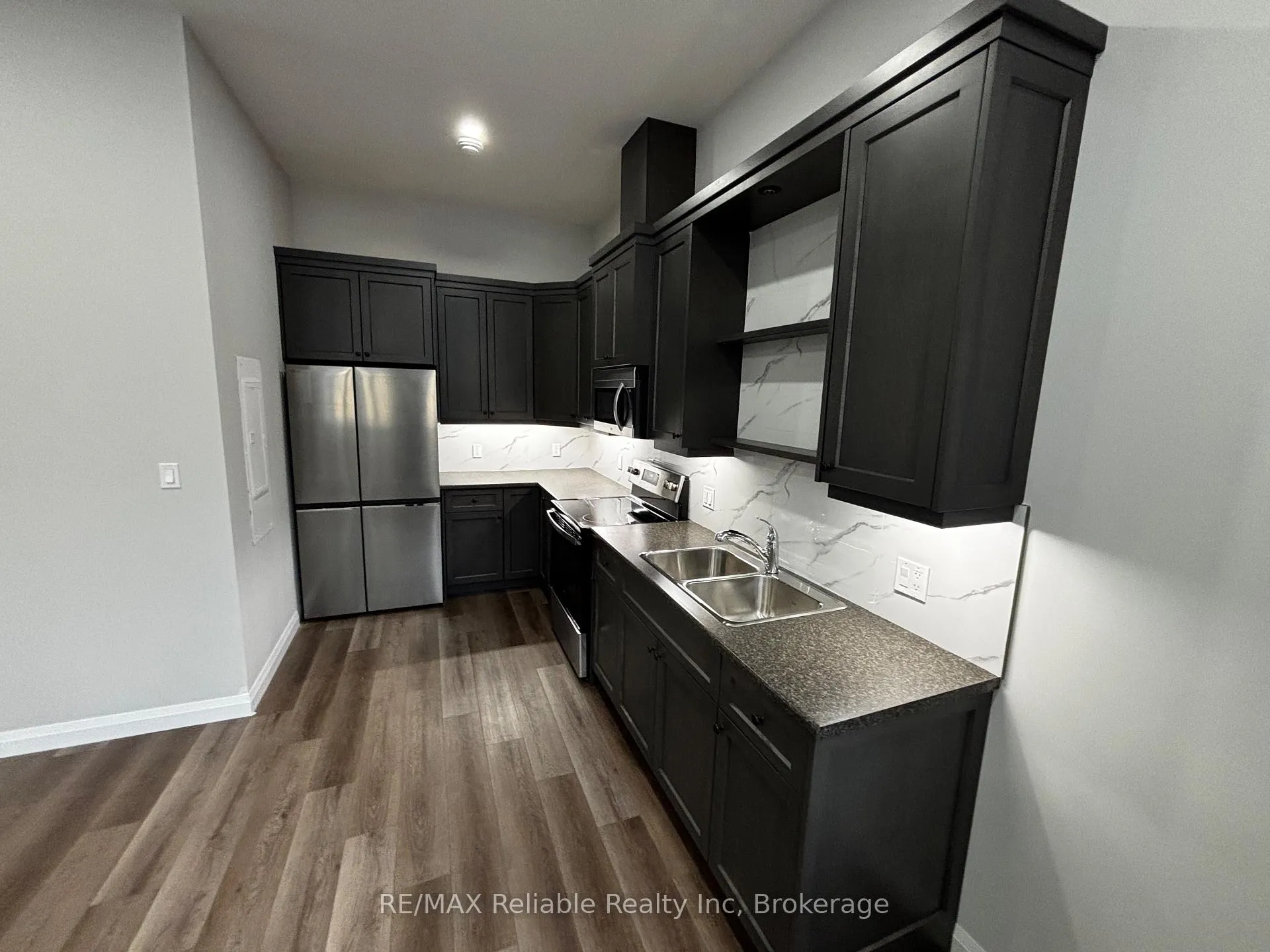 Photo 10 of Unit 201, 24 Albert Street, Central Huron, Clinton — HOMEH