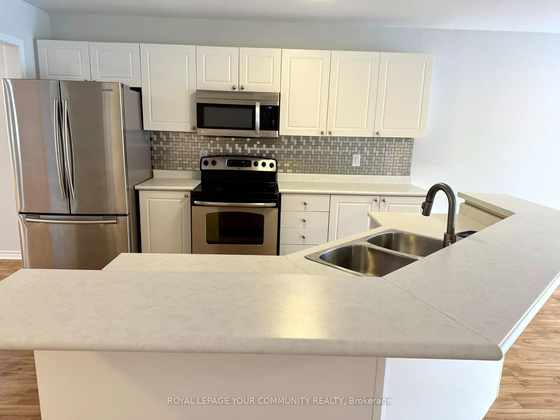 Photo 7 of Unit Main Floor, 24 Sun King Crescent, Barrie, Innis-Shore — HOMEH