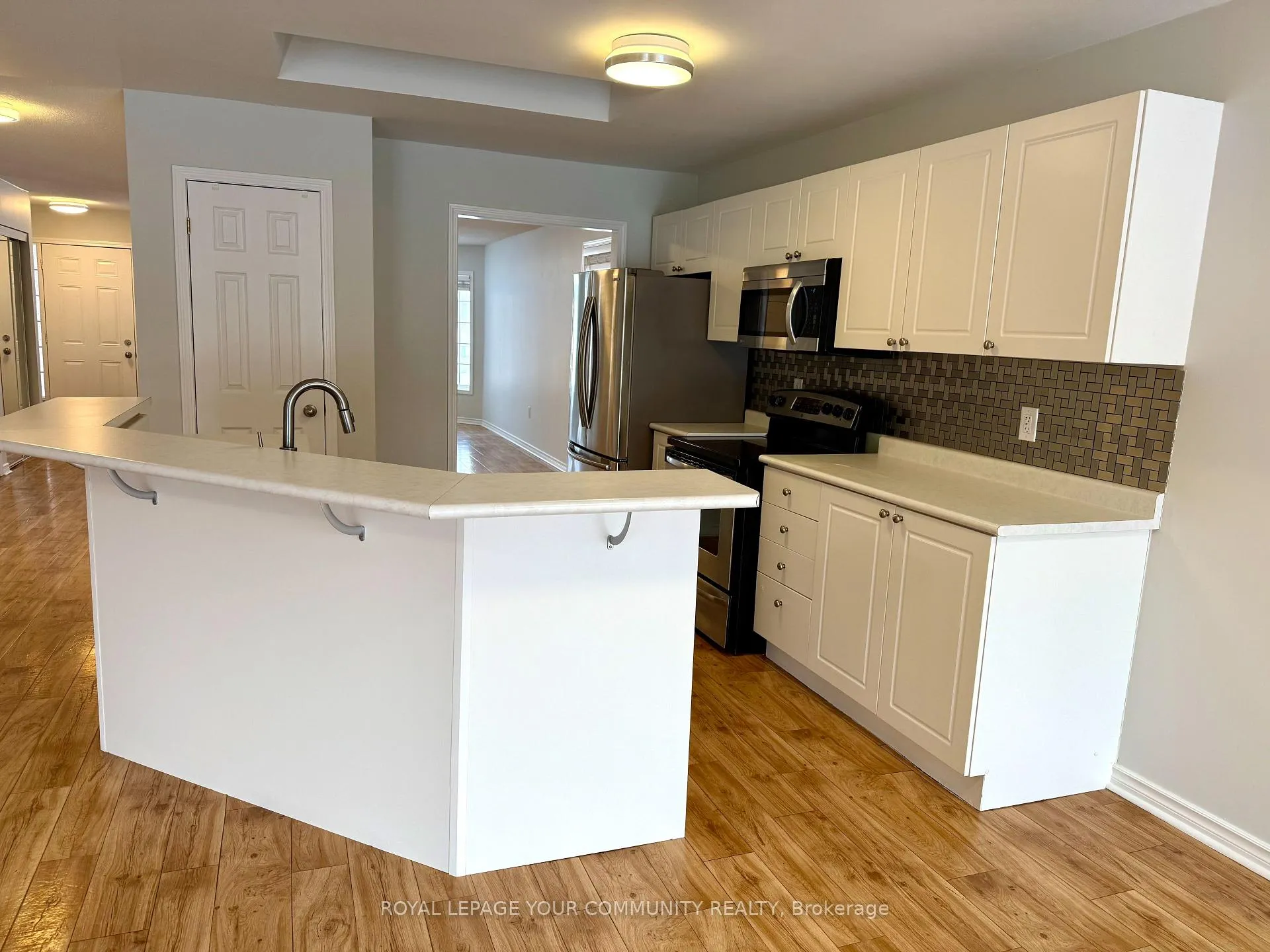 Photo 10 of Unit Main Floor, 24 Sun King Crescent, Barrie, Innis-Shore — HOMEH