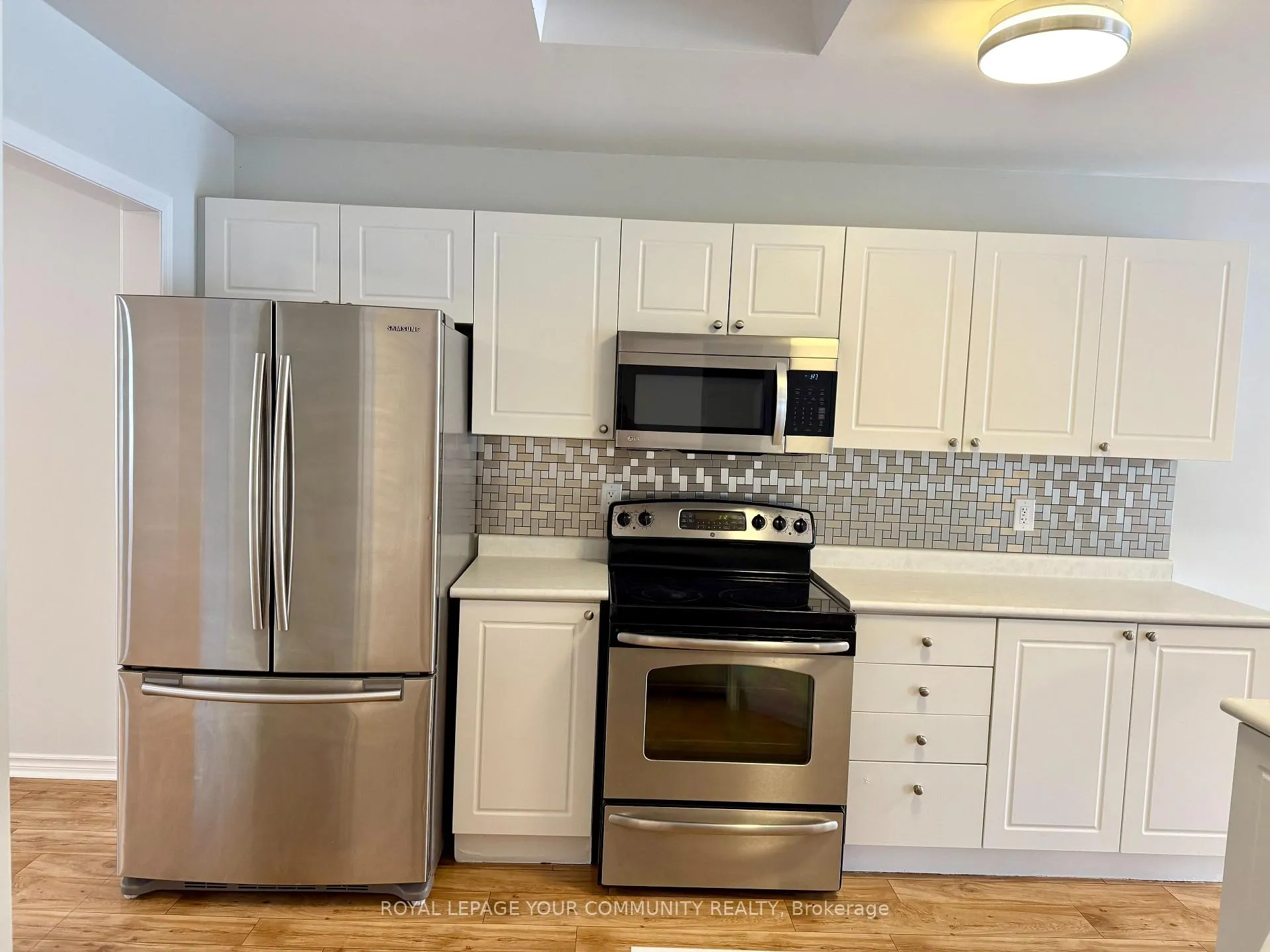 Photo 11 of Unit Main Floor, 24 Sun King Crescent, Barrie, Innis-Shore — HOMEH