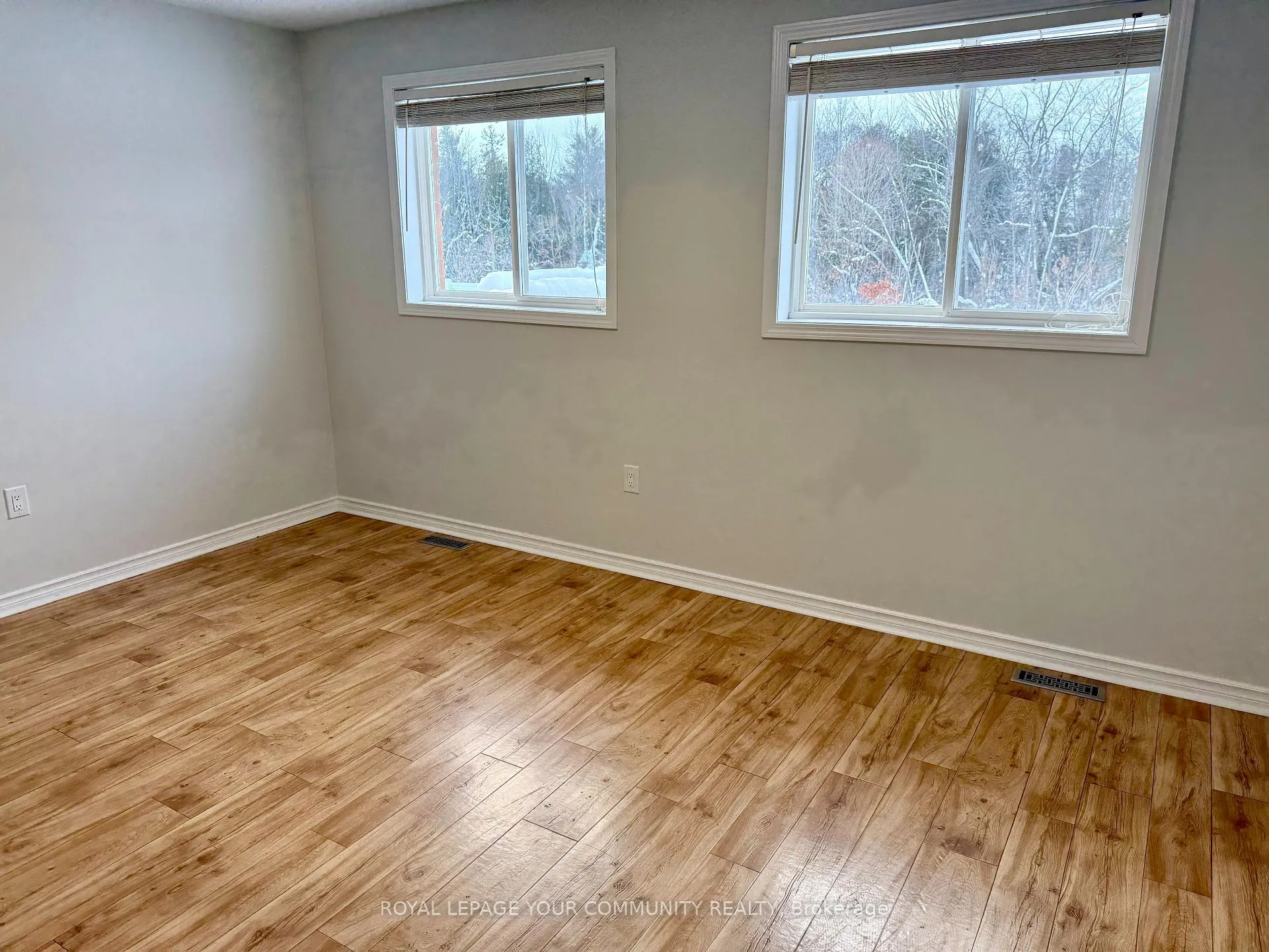 Photo 13 of Unit Main Floor, 24 Sun King Crescent, Barrie, Innis-Shore — HOMEH