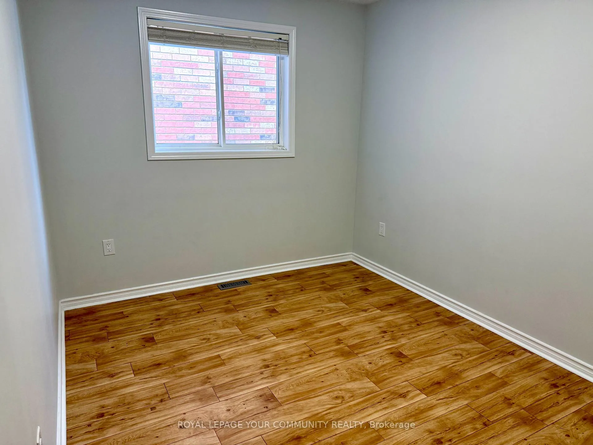 Photo 15 of Unit Main Floor, 24 Sun King Crescent, Barrie, Innis-Shore — HOMEH