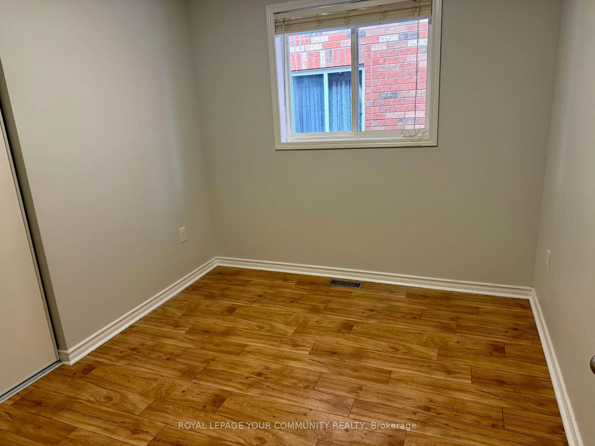 Photo 16 of Unit Main Floor, 24 Sun King Crescent, Barrie, Innis-Shore — HOMEH