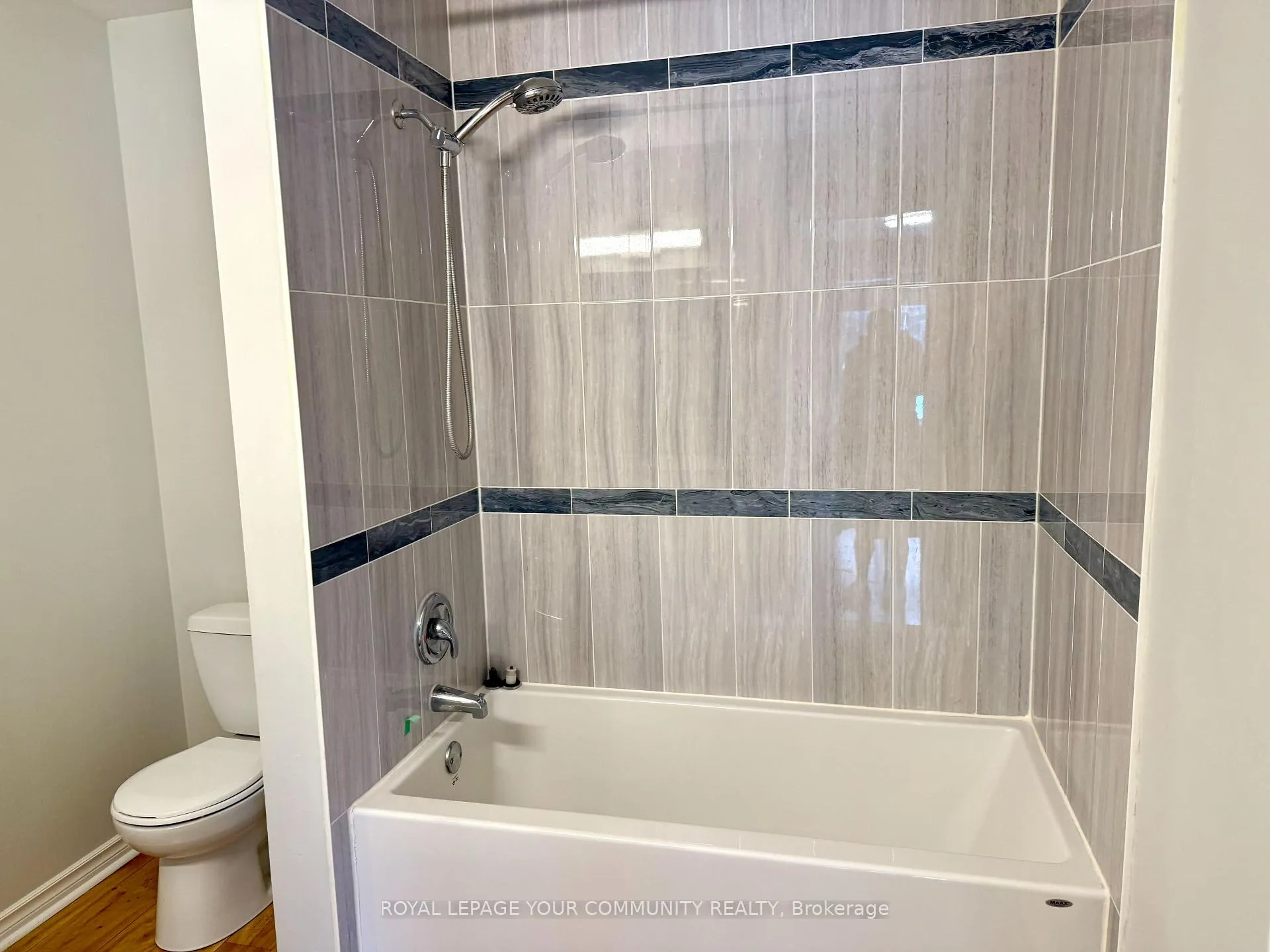 Photo 21 of Unit Main Floor, 24 Sun King Crescent, Barrie, Innis-Shore — HOMEH