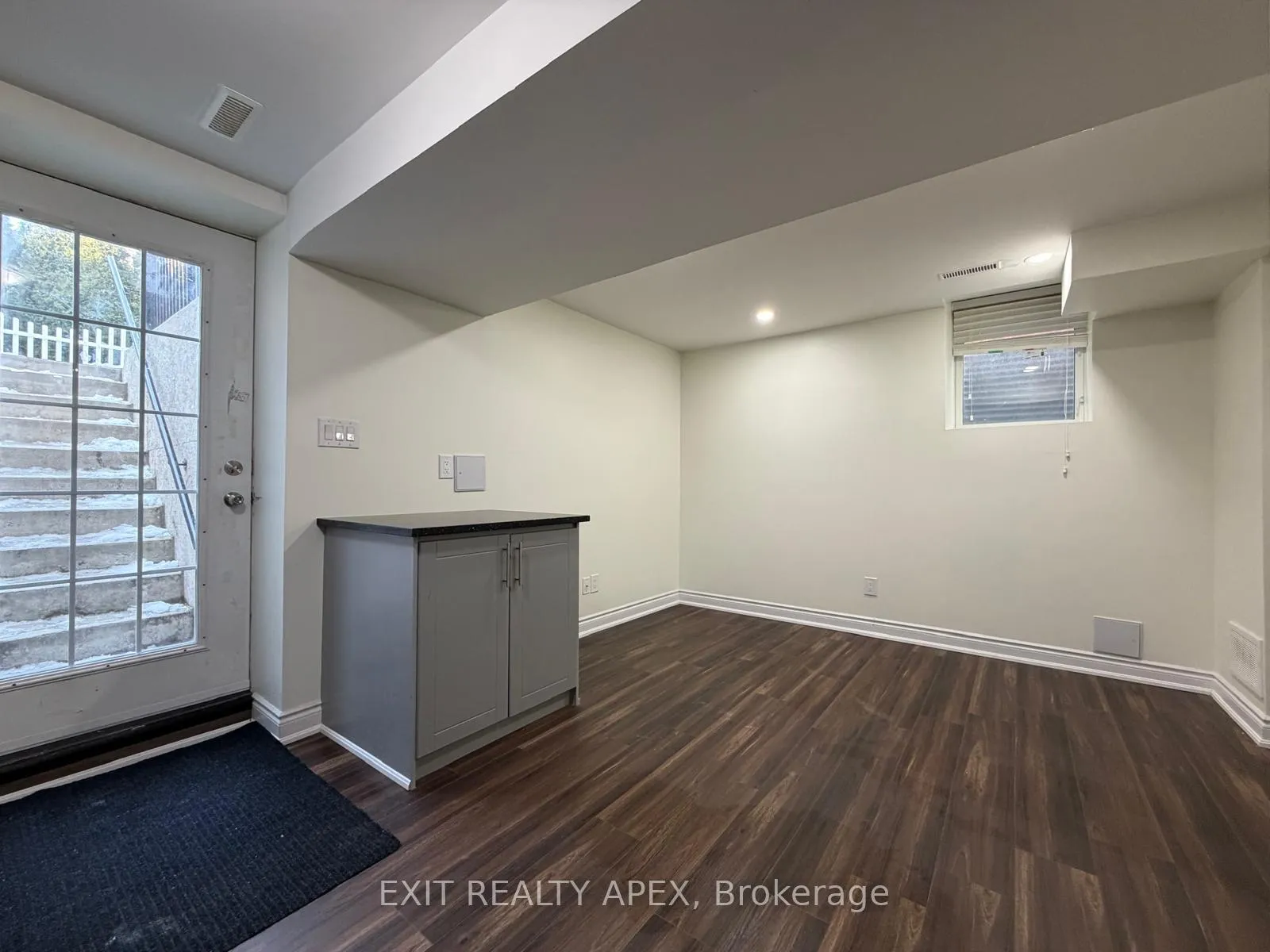 Photo 6 of 78 Fandago (Basement) Drive, Brampton, Credit Valley — HOMEH