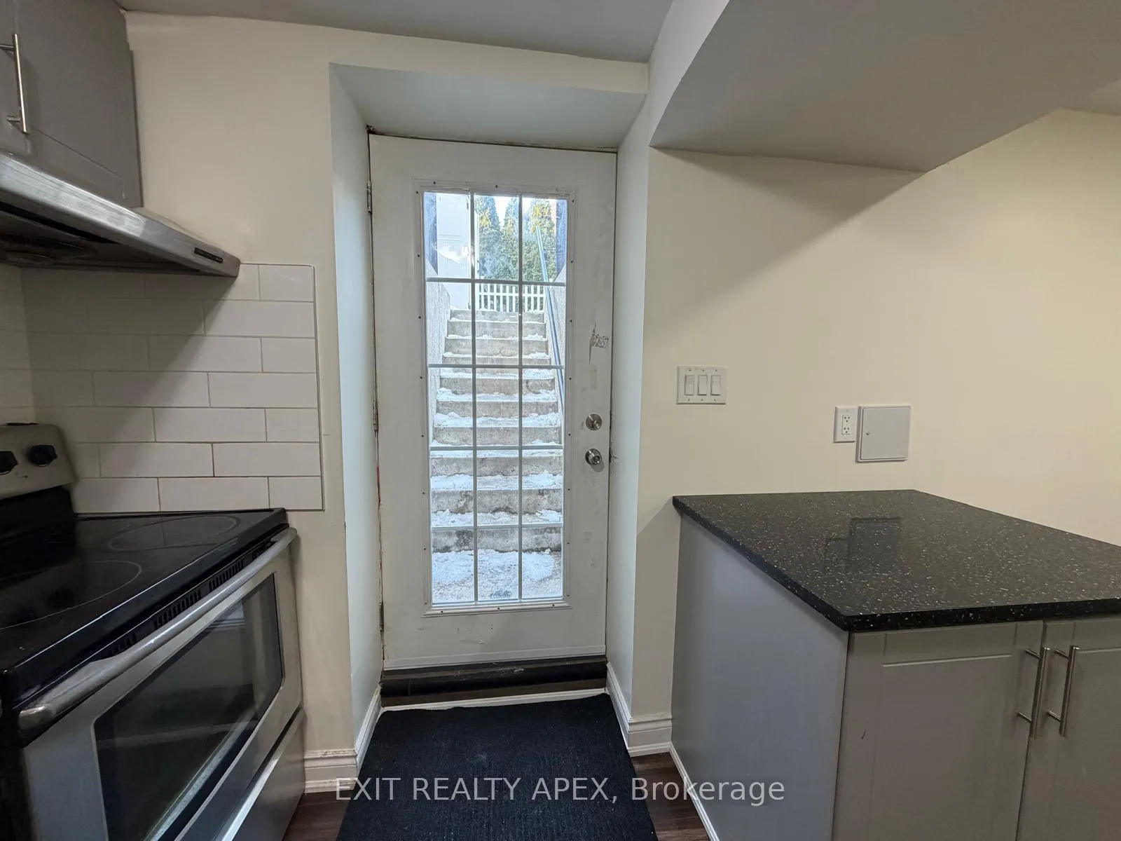 Photo 7 of 78 Fandago (Basement) Drive, Brampton, Credit Valley — HOMEH