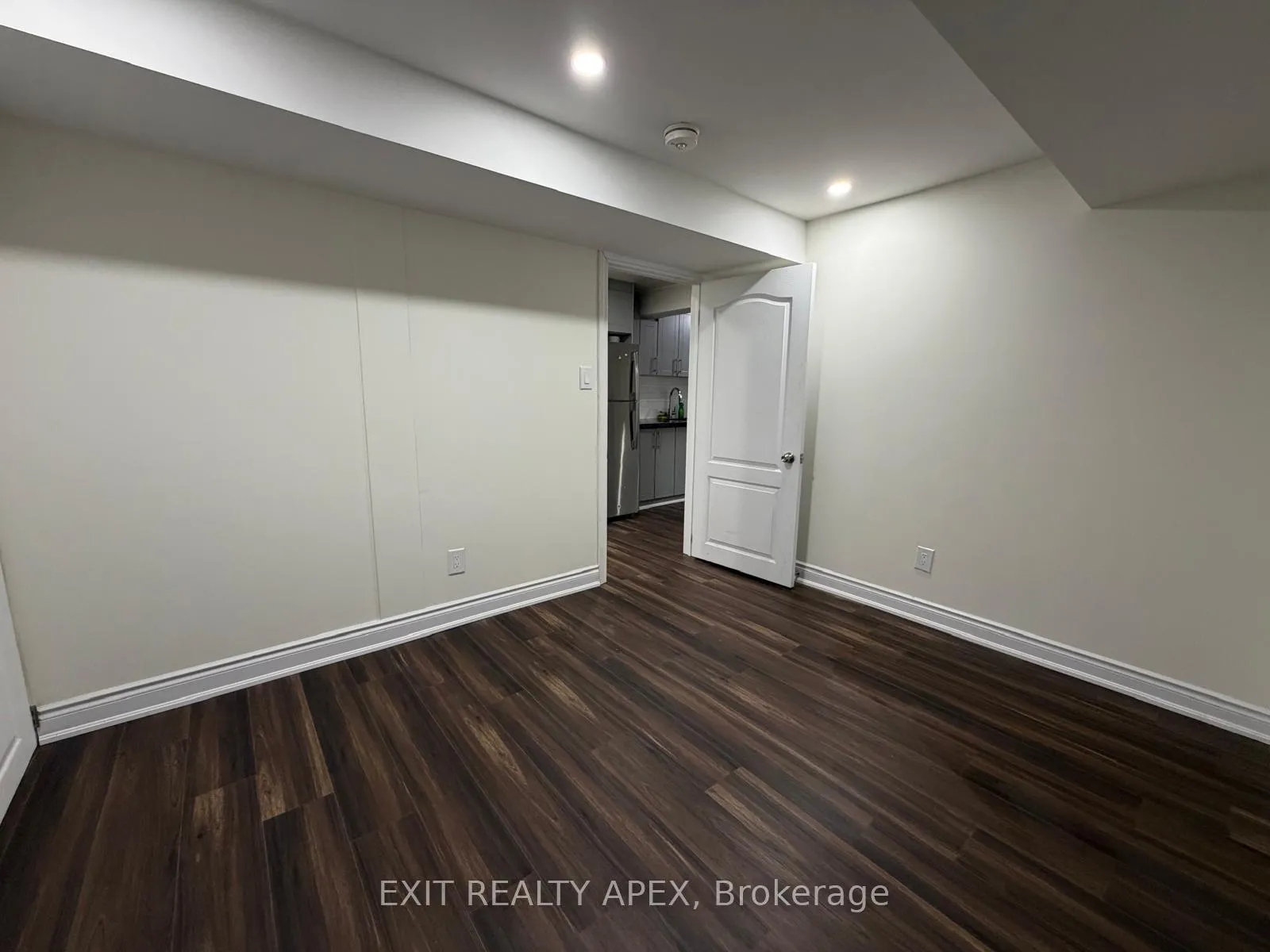 Photo 9 of 78 Fandago (Basement) Drive, Brampton, Credit Valley — HOMEH
