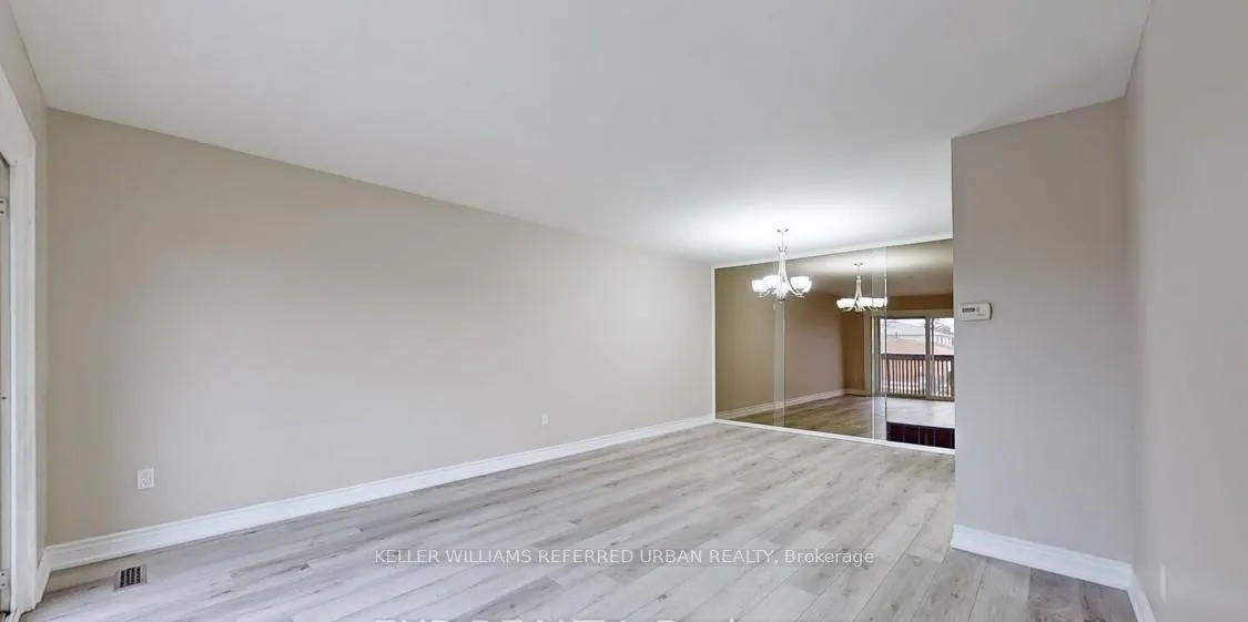 Photo 4 of 133 Manitou Crescent, Brampton, Central Park — HOMEH