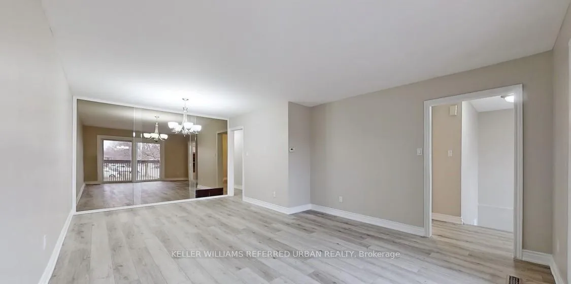 Photo 5 of 133 Manitou Crescent, Brampton, Central Park — HOMEH