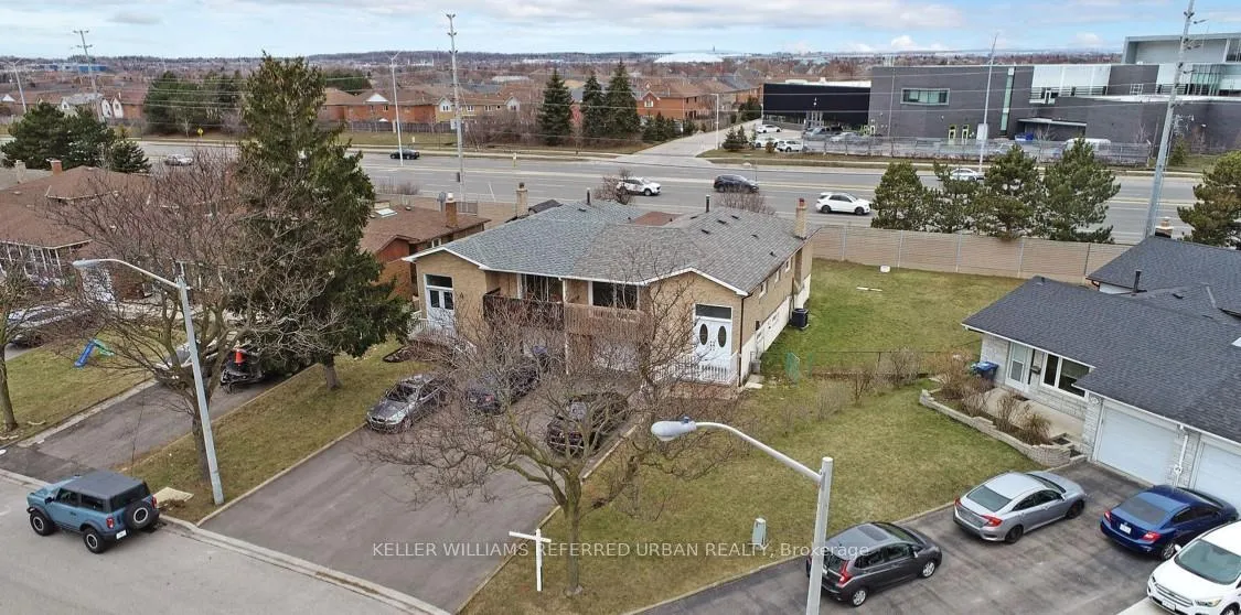 Photo 26 of 133 Manitou Crescent, Brampton, Central Park — HOMEH