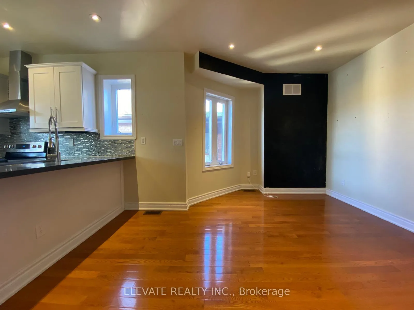 Photo 4 of Unit 2, 446 Crawford Street, Toronto, Palmerston-Little Italy — HOMEH