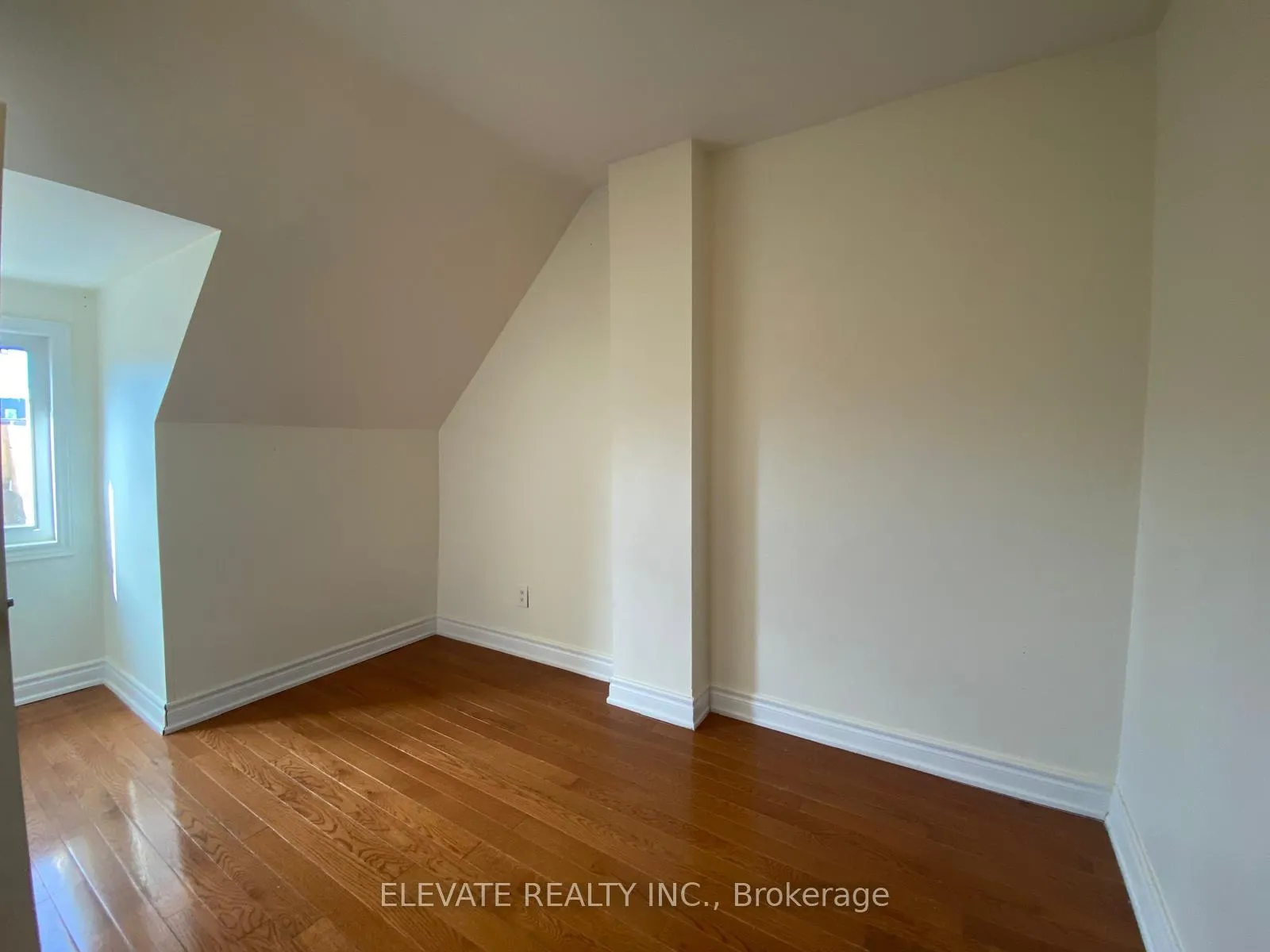 Photo 7 of Unit 2, 446 Crawford Street, Toronto, Palmerston-Little Italy — HOMEH