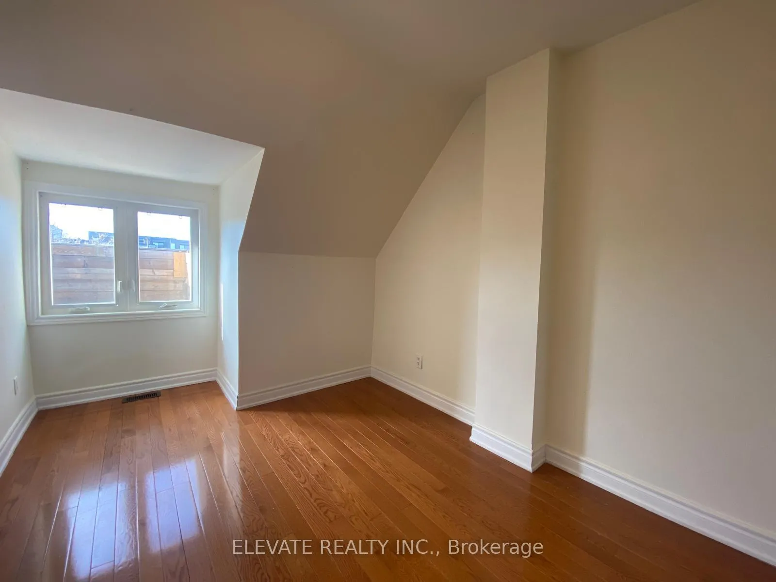 Photo 8 of Unit 2, 446 Crawford Street, Toronto, Palmerston-Little Italy — HOMEH