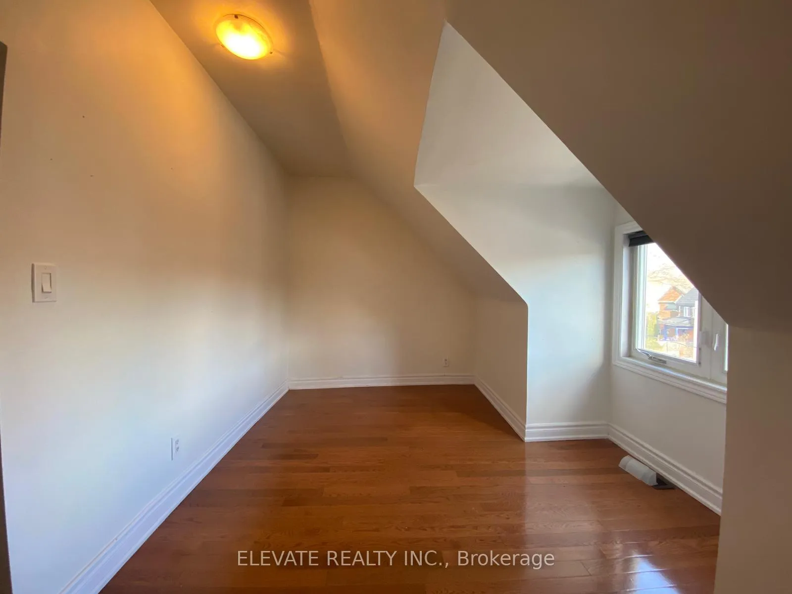 Photo 10 of Unit 2, 446 Crawford Street, Toronto, Palmerston-Little Italy — HOMEH