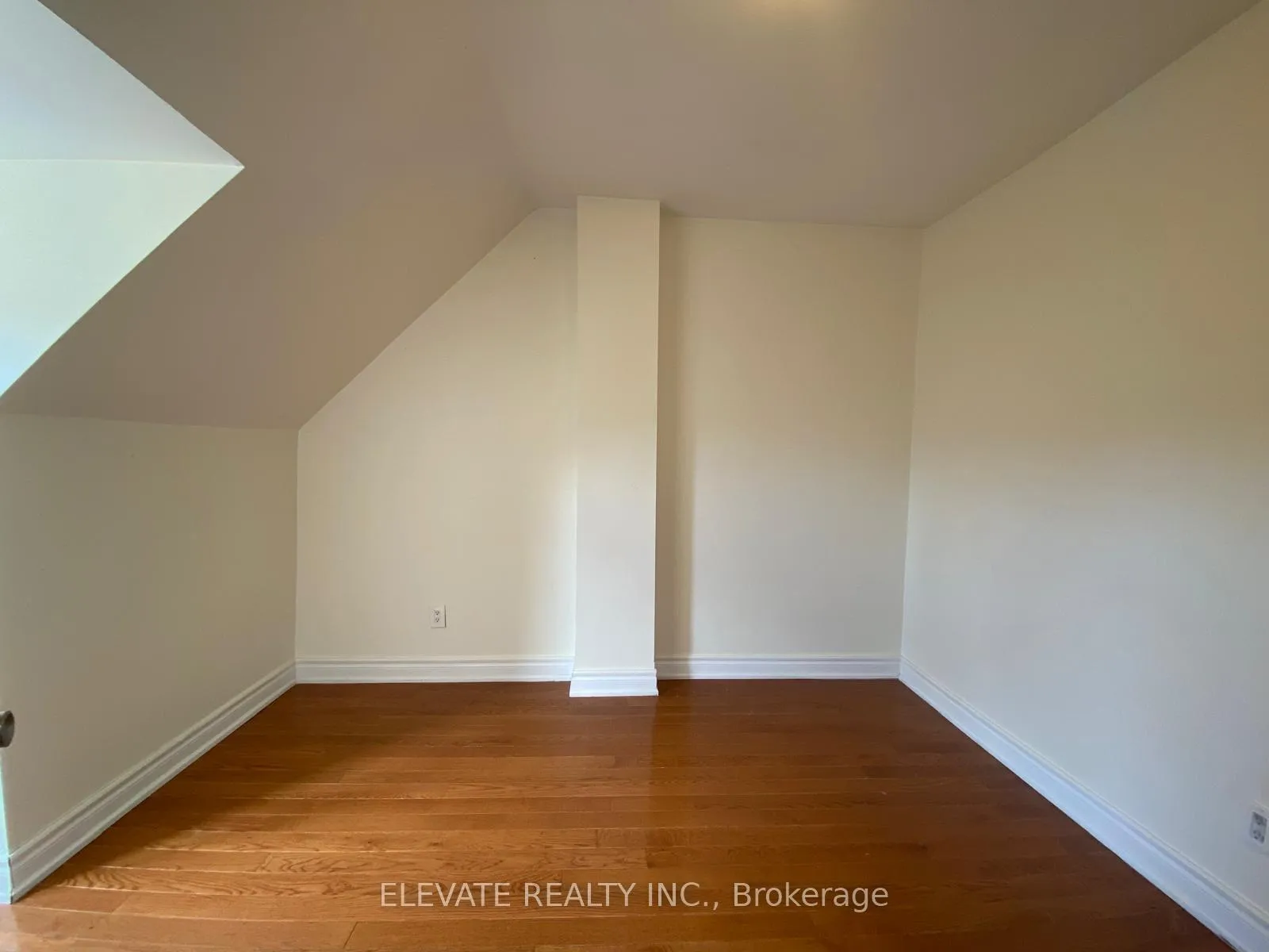 Photo 12 of Unit 2, 446 Crawford Street, Toronto, Palmerston-Little Italy — HOMEH