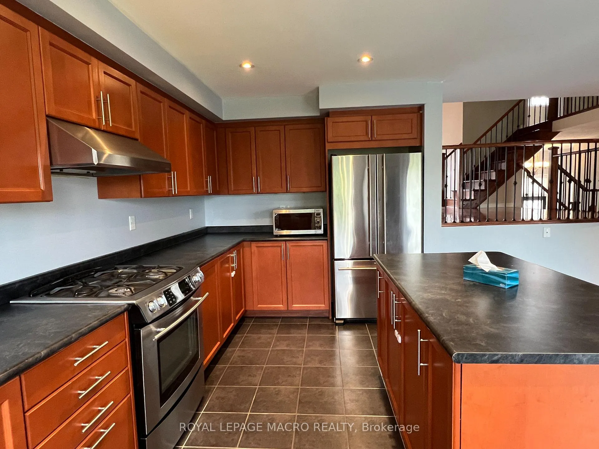 Photo 10 of 69 Bradley Avenue, Hamilton, Binbrook — HOMEH