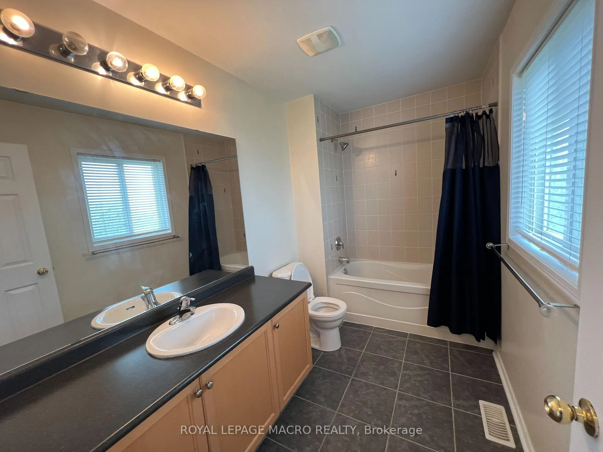 Photo 23 of 69 Bradley Avenue, Hamilton, Binbrook — HOMEH