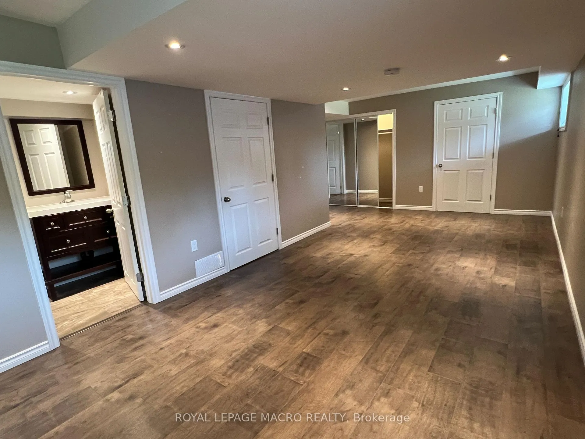 Photo 42 of 69 Bradley Avenue, Hamilton, Binbrook — HOMEH