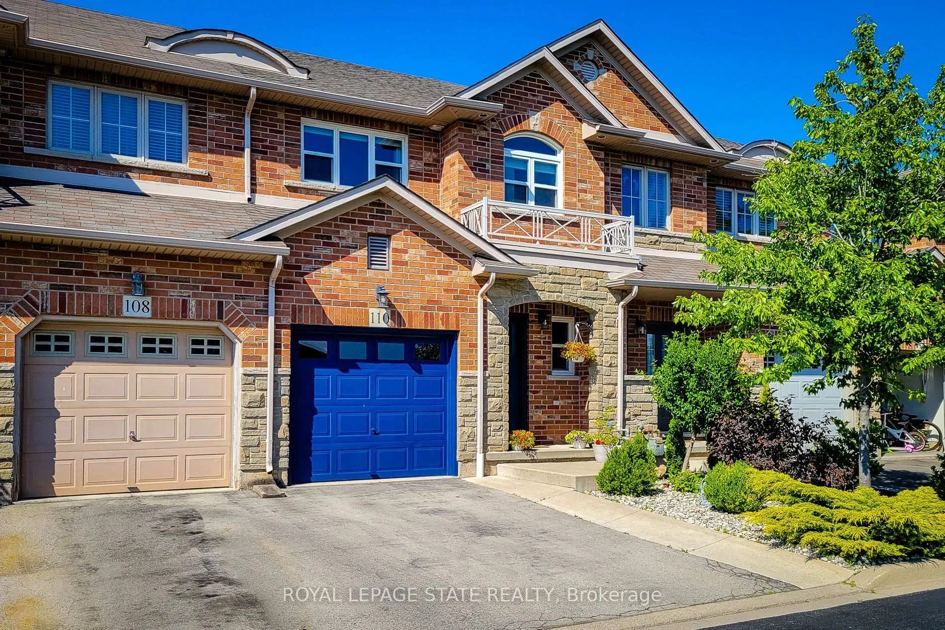 Photo 2 of 110 Marina Point Crescent, Hamilton, Winona Park — HOMEH
