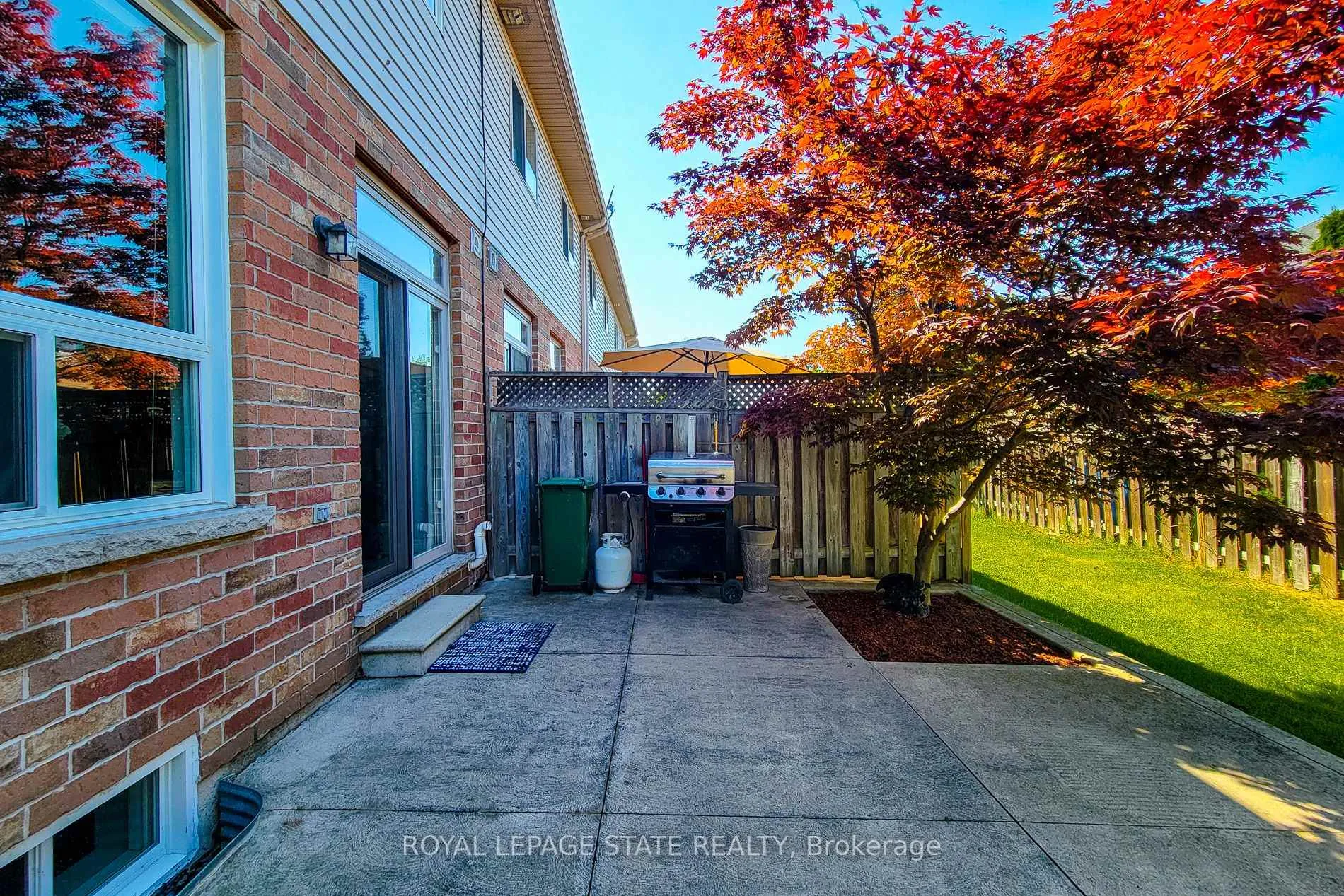 Photo 6 of 110 Marina Point Crescent, Hamilton, Winona Park — HOMEH