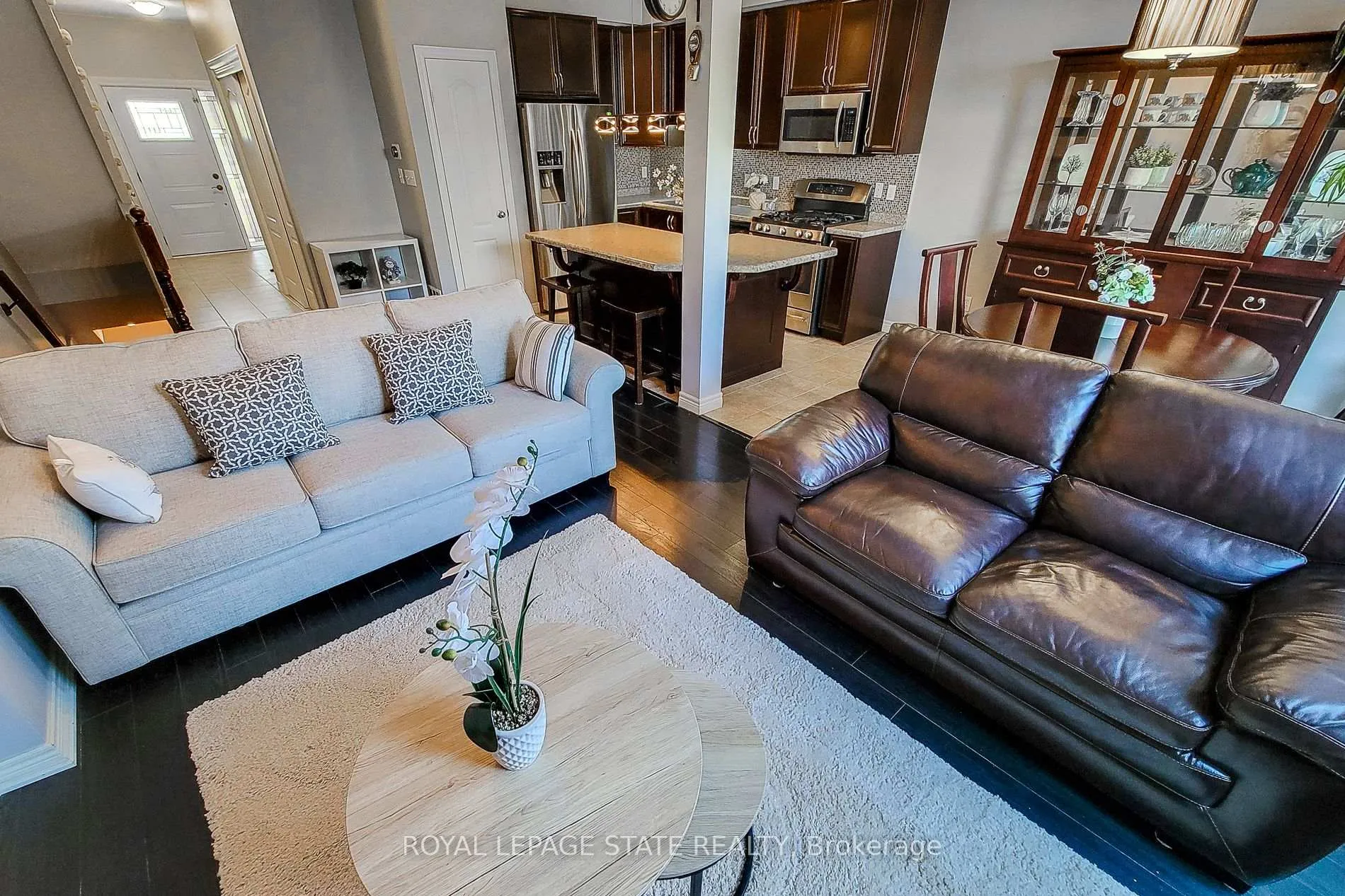Photo 13 of 110 Marina Point Crescent, Hamilton, Winona Park — HOMEH