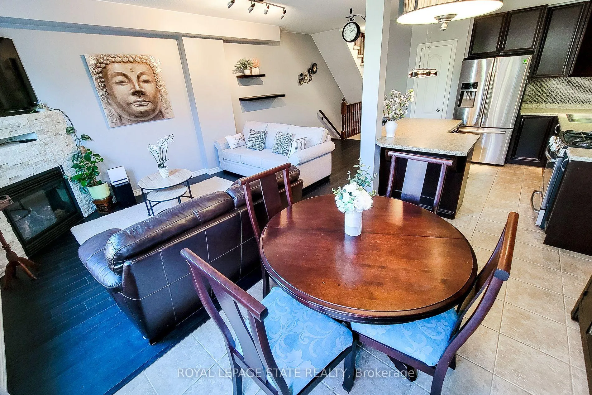 Photo 20 of 110 Marina Point Crescent, Hamilton, Winona Park — HOMEH