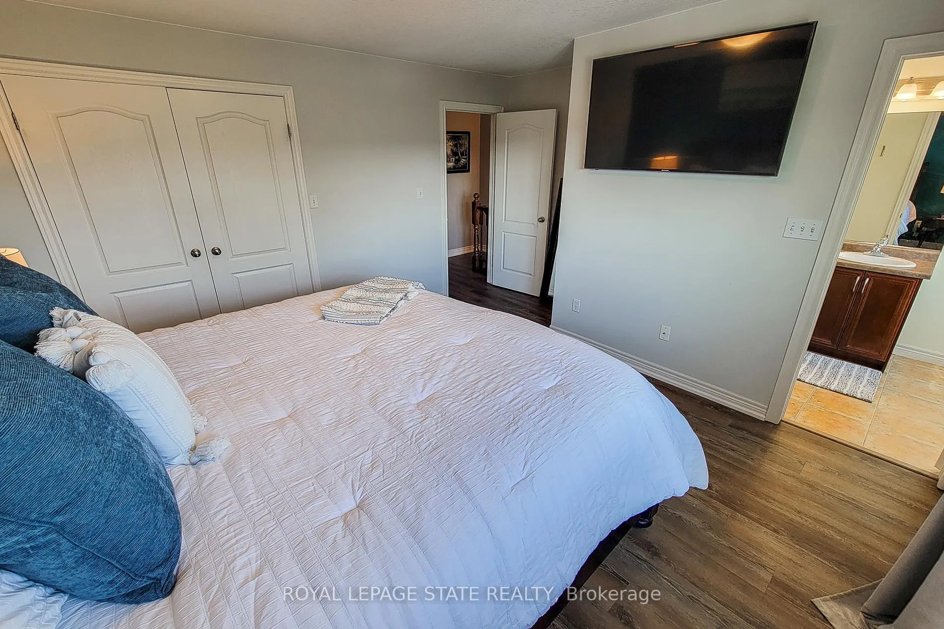 Photo 27 of 110 Marina Point Crescent, Hamilton, Winona Park — HOMEH