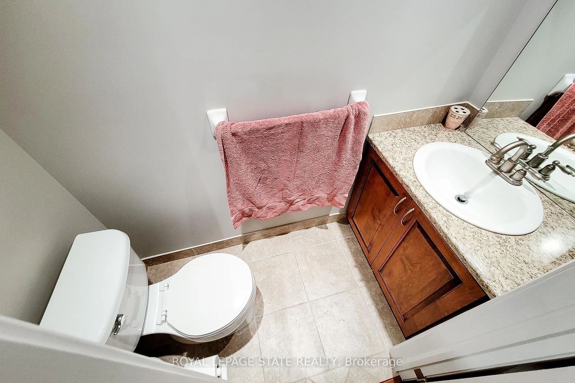 Photo 42 of 110 Marina Point Crescent, Hamilton, Winona Park — HOMEH
