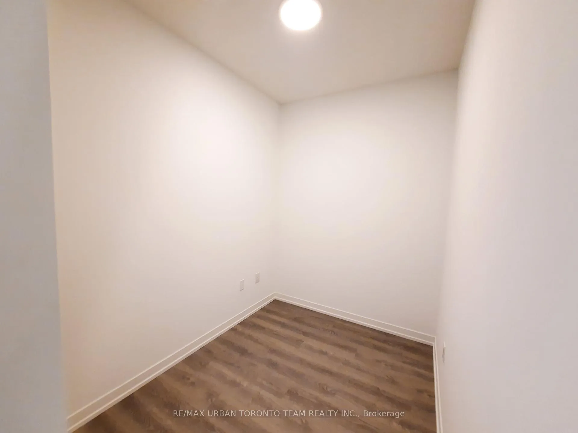 Photo 5 of Unit 901, 8 Interchange Way, Vaughan, Vaughan Corporate Centre — HOMEH