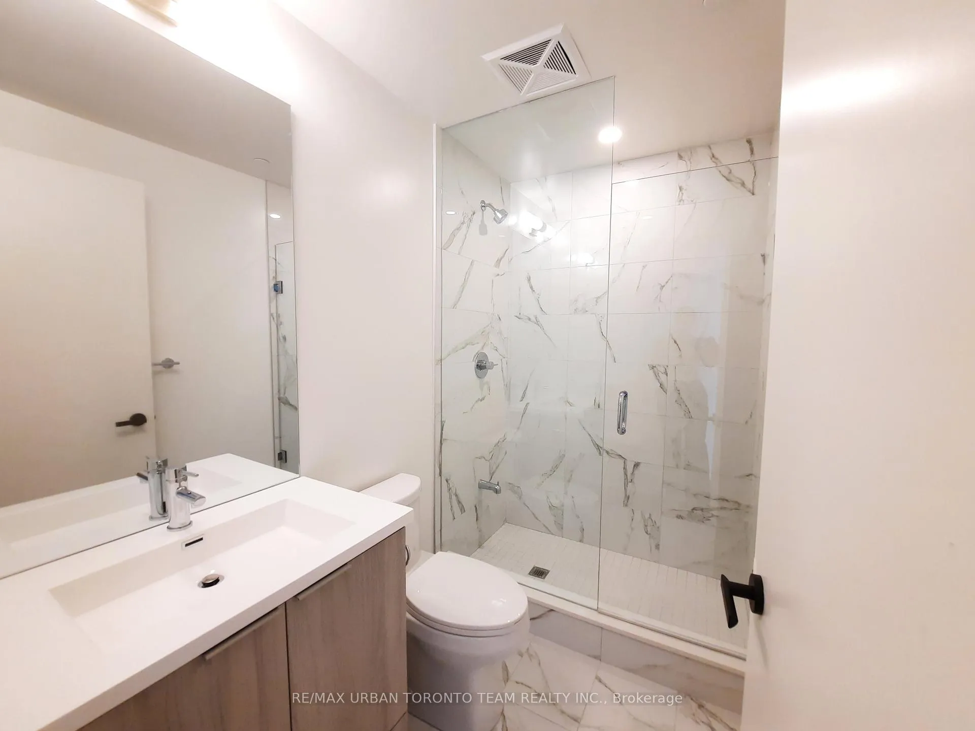 Photo 6 of Unit 901, 8 Interchange Way, Vaughan, Vaughan Corporate Centre — HOMEH