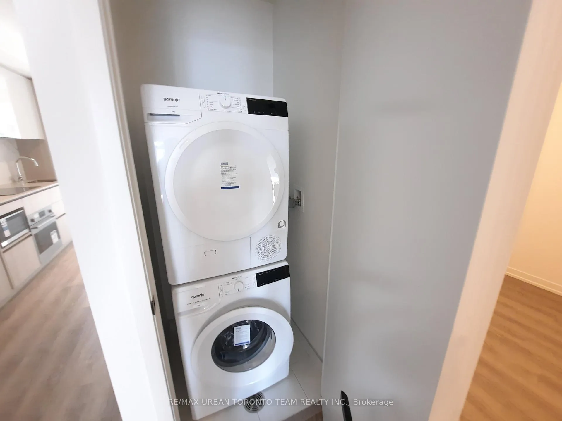 Photo 9 of Unit 901, 8 Interchange Way, Vaughan, Vaughan Corporate Centre — HOMEH