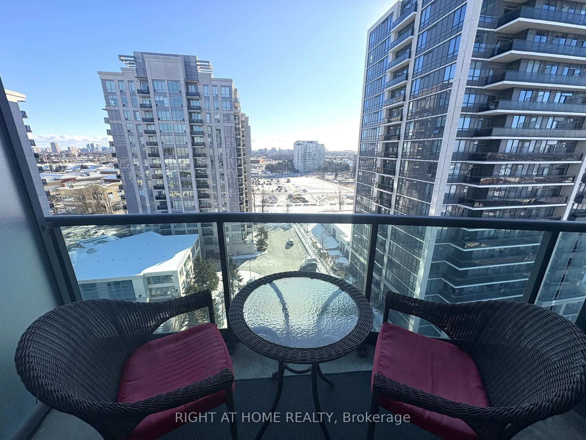 Photo 8 of Unit 1107, 30 North Park Road, Vaughan, Beverley Glen — HOMEH