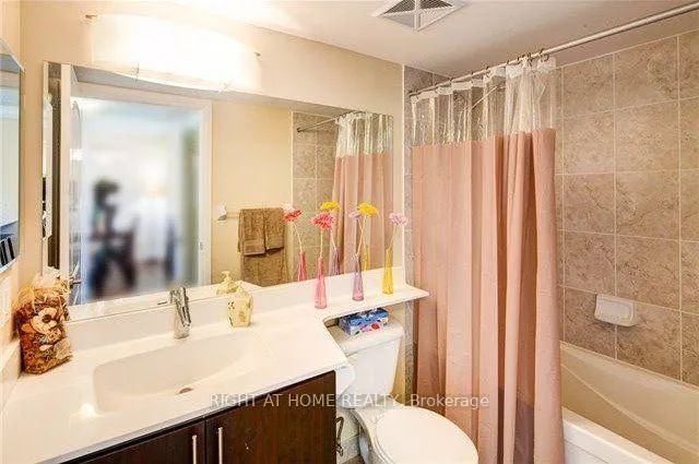 Photo 11 of Unit 1107, 30 North Park Road, Vaughan, Beverley Glen — HOMEH