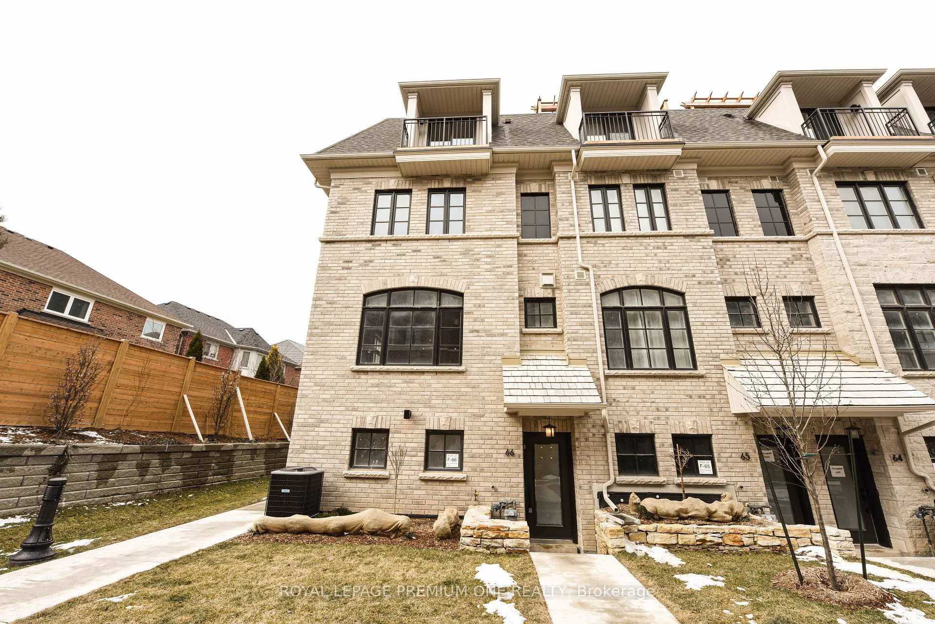 Photo 2 of Unit 66, 40 Lunar Crescent, Mississauga, Streetsville — HOMEH