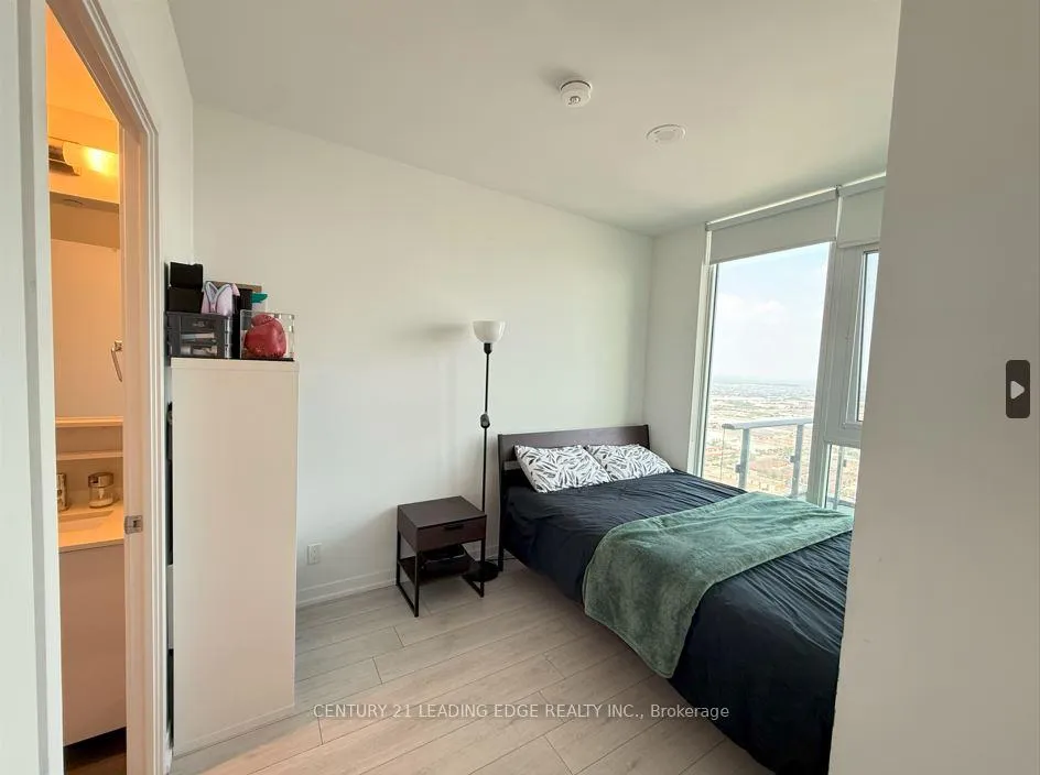 Photo 5 of Unit 5515, 950 Portage Parkway N, Vaughan, Vaughan Corporate Centre — HOMEH