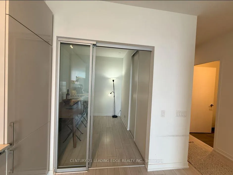 Photo 11 of Unit 5515, 950 Portage Parkway N, Vaughan, Vaughan Corporate Centre — HOMEH