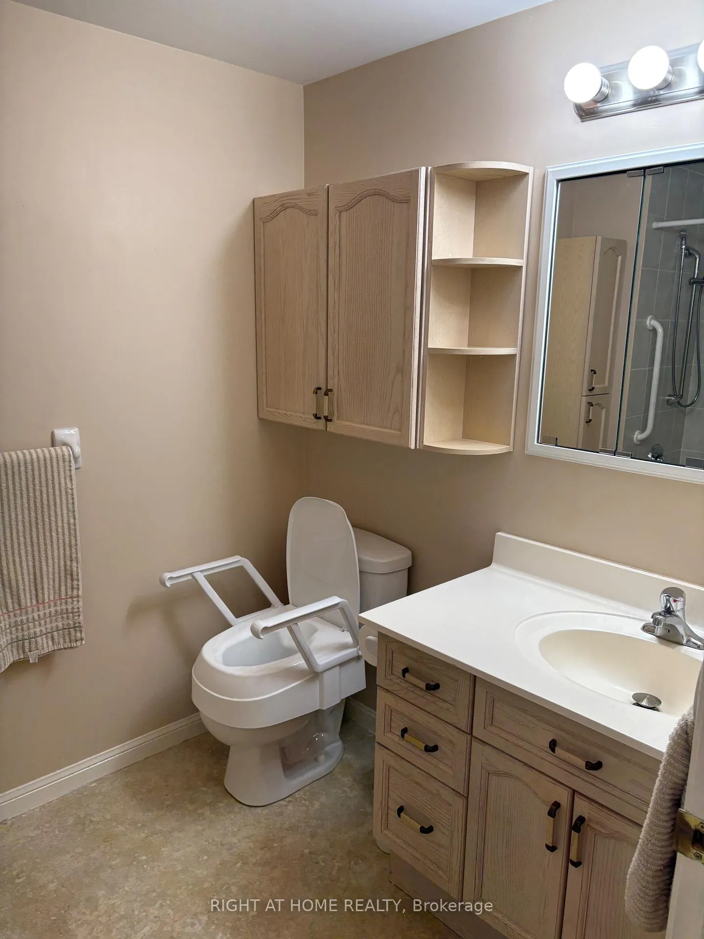 Photo 36 of Unit 417, 90 Dean Avenue, Barrie, Painswick South — HOMEH