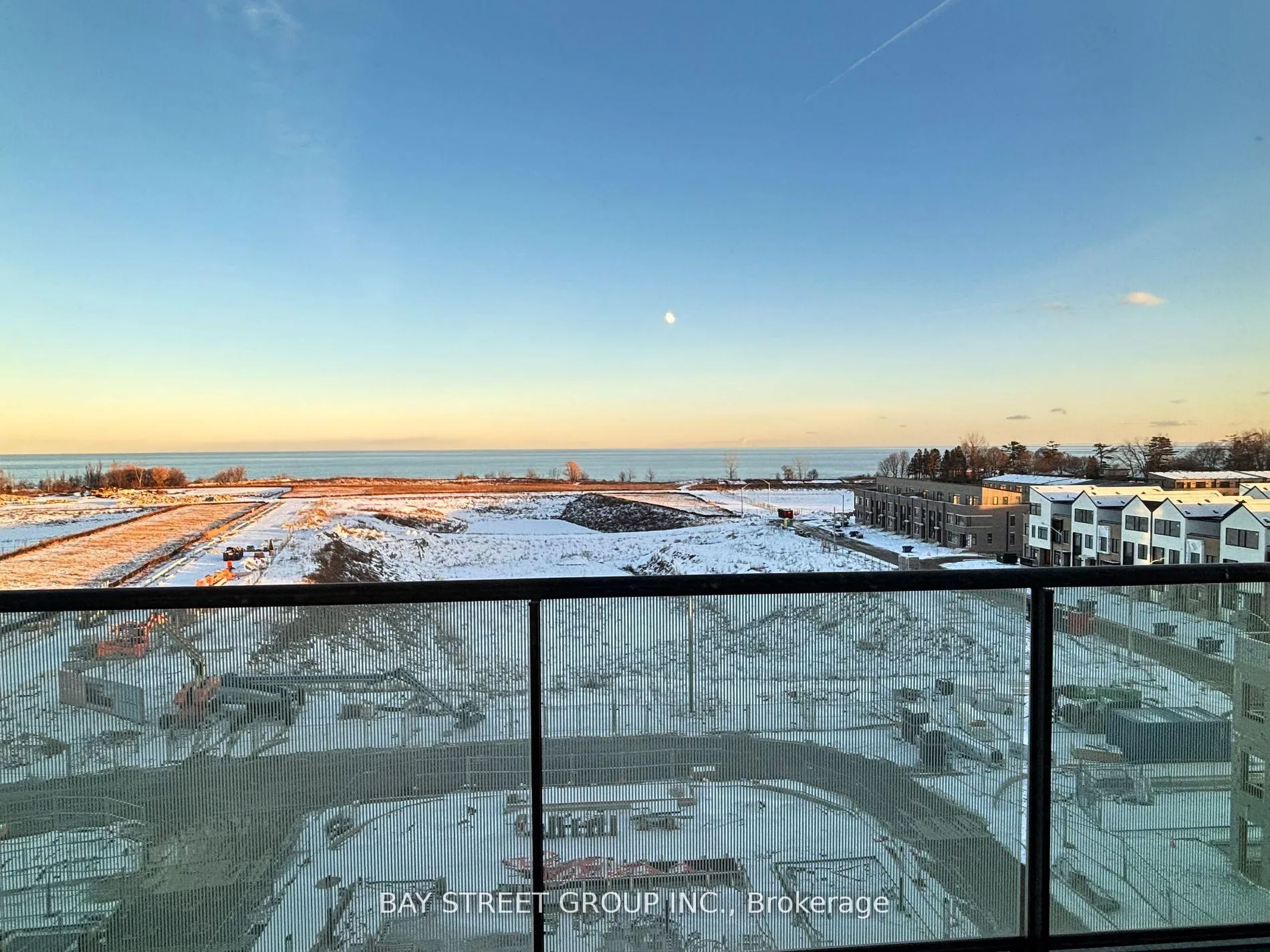 Photo 1 of Unit 503, 5 Pierview Way, Mississauga, Port Credit — HOMEH