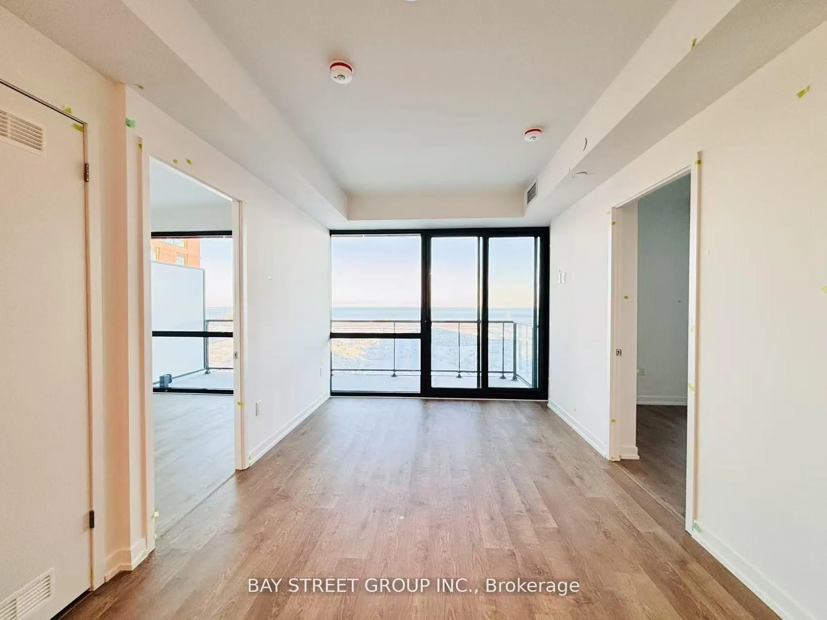 Photo 8 of Unit 503, 5 Pierview Way, Mississauga, Port Credit — HOMEH