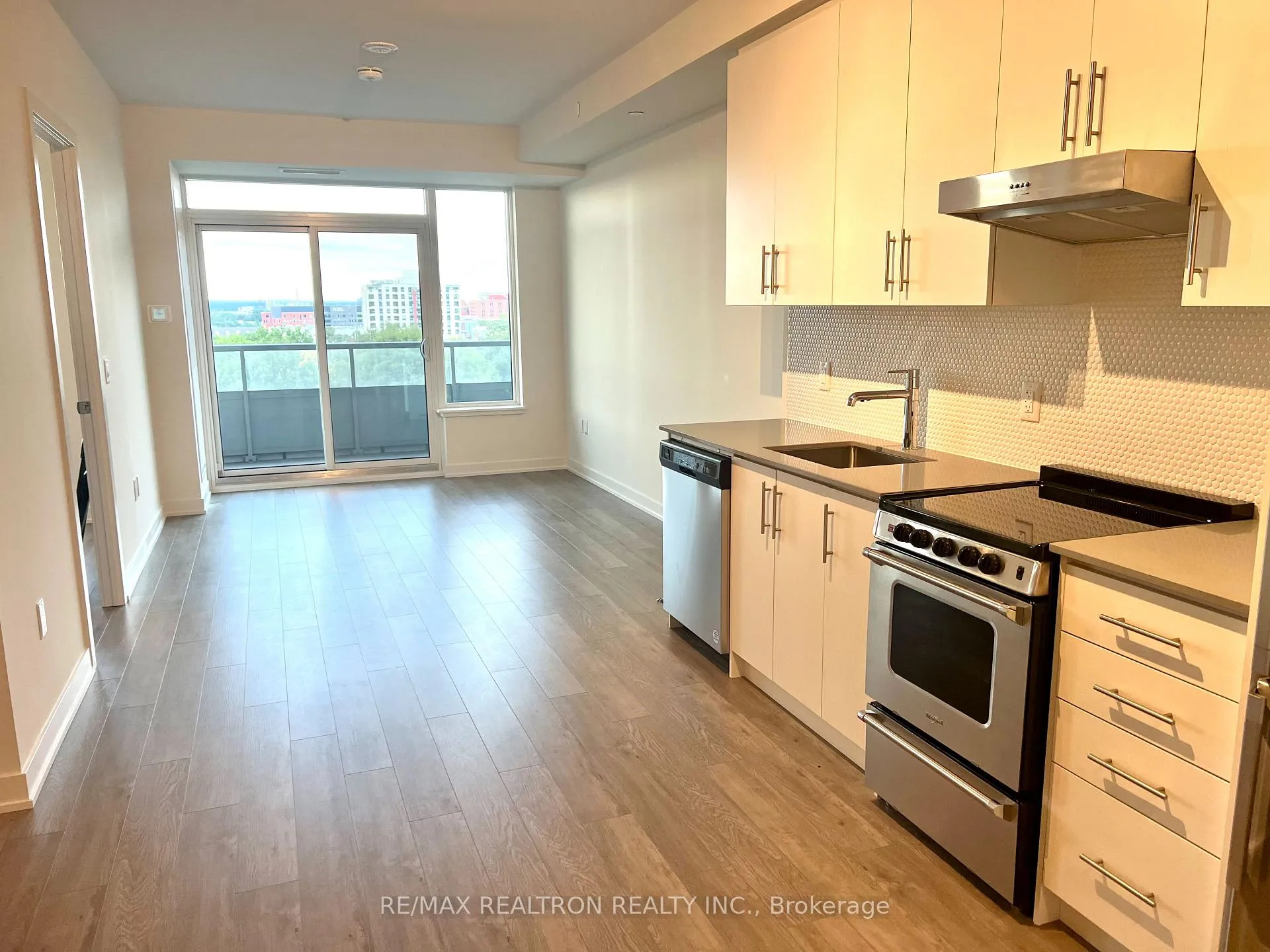 Photo 2 of Unit 802, 212 King William Street, Hamilton, Beasley — HOMEH