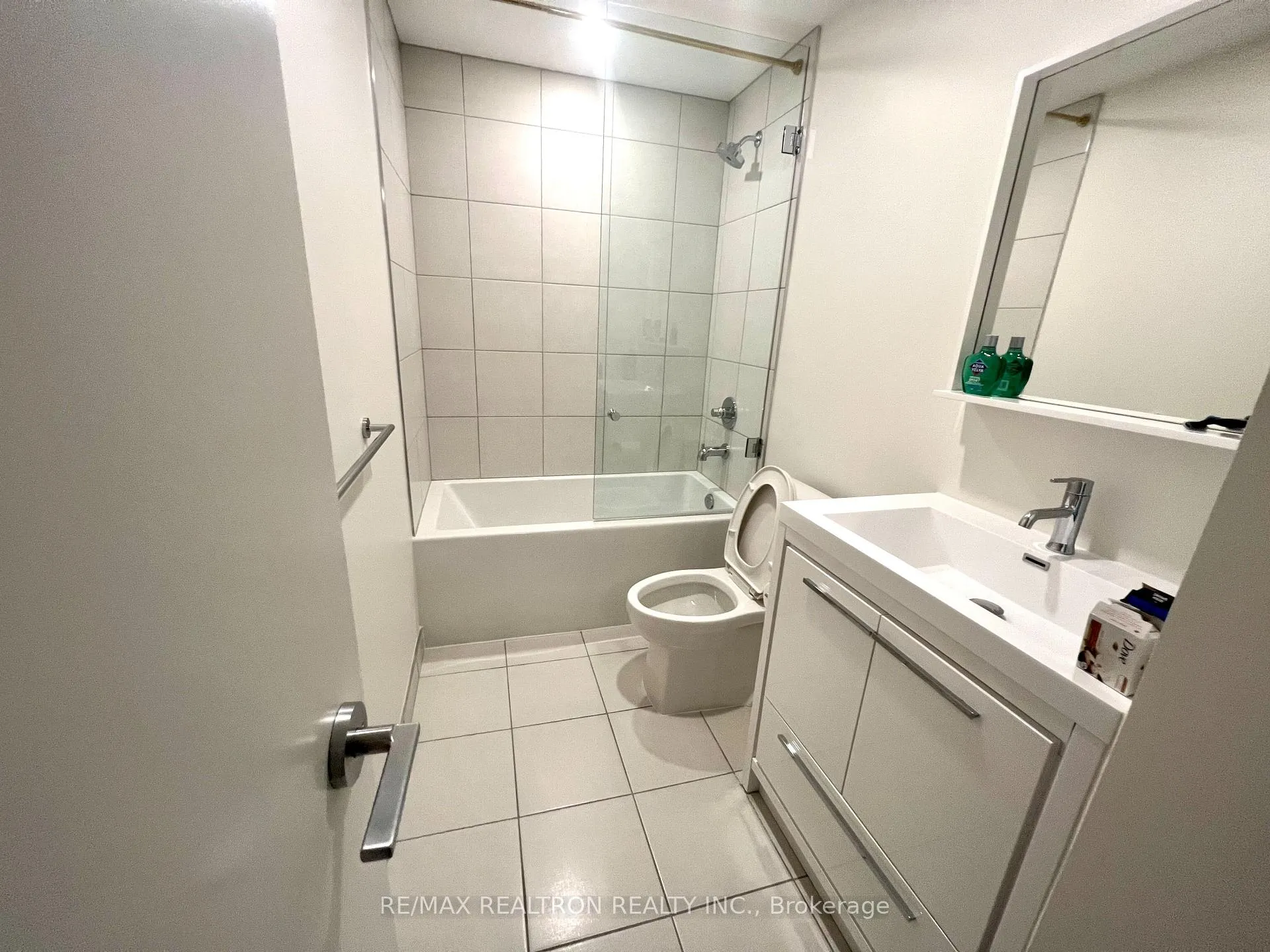 Photo 4 of Unit 802, 212 King William Street, Hamilton, Beasley — HOMEH