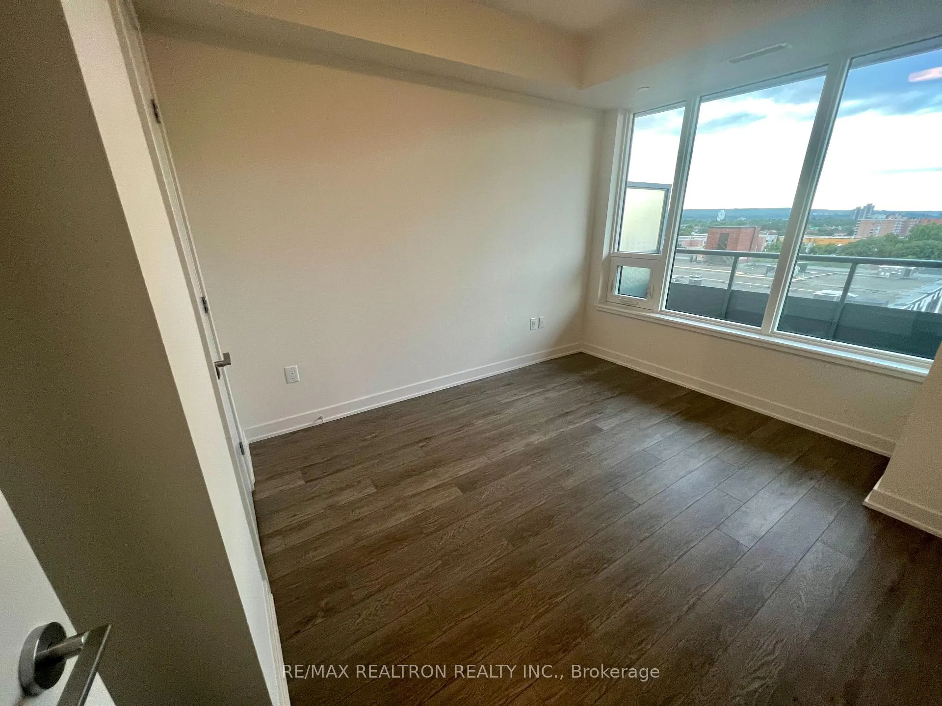 Photo 7 of Unit 802, 212 King William Street, Hamilton, Beasley — HOMEH