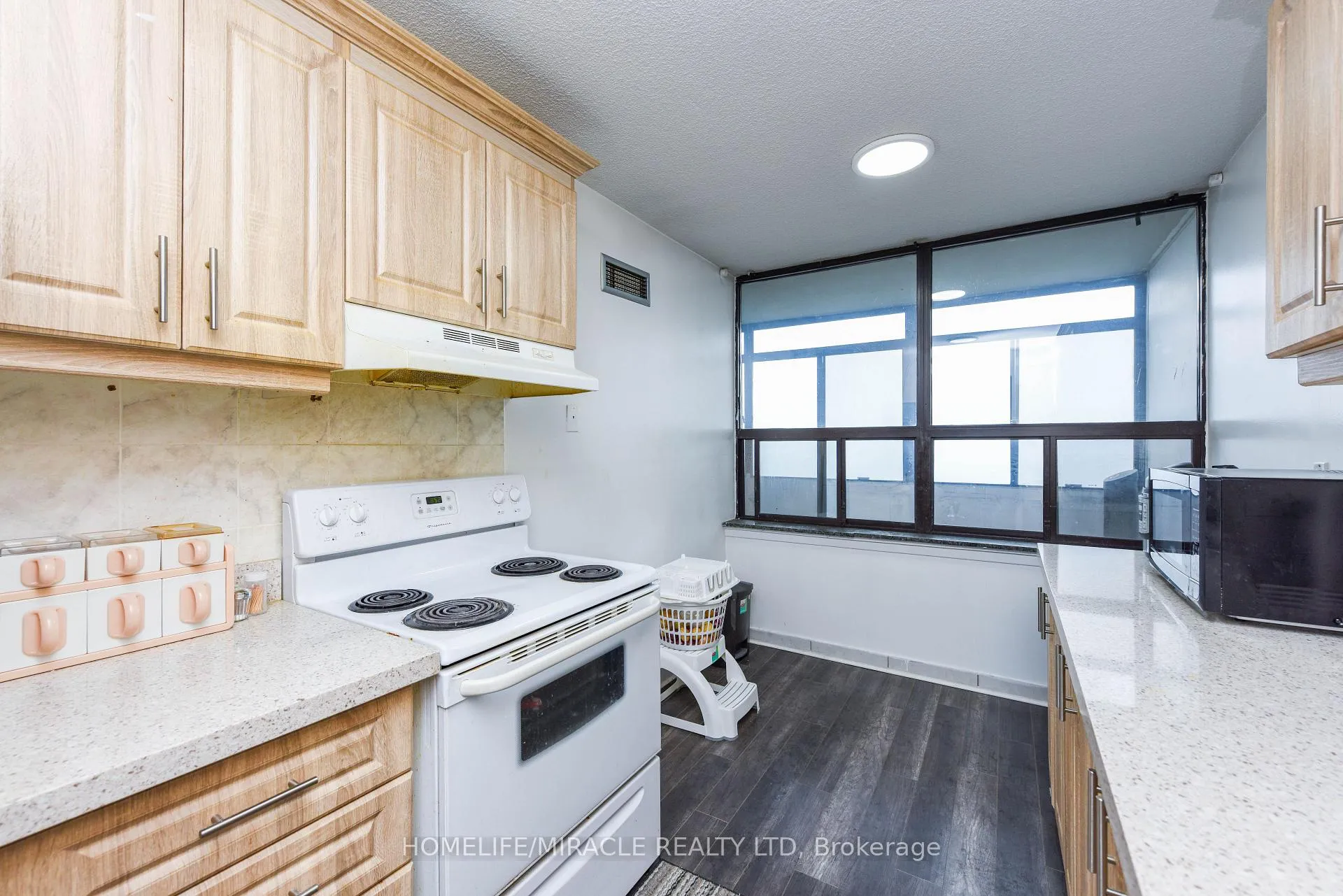 Photo 26 of Unit 2005, 18 Knightbridge Road, Brampton, Bramalea South Industrial — HOMEH