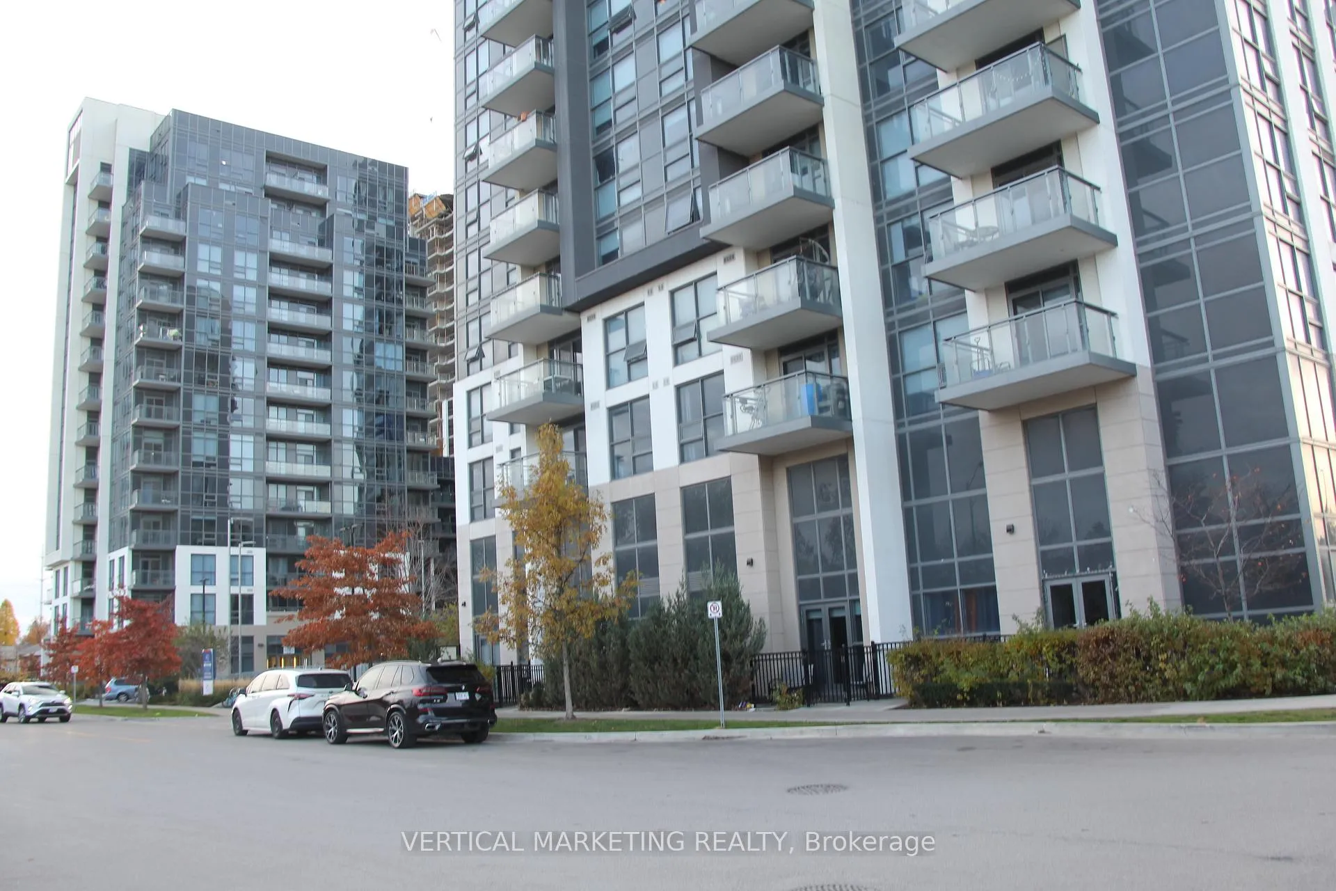 Front of Unit 602, 10 Meadowglen Place S