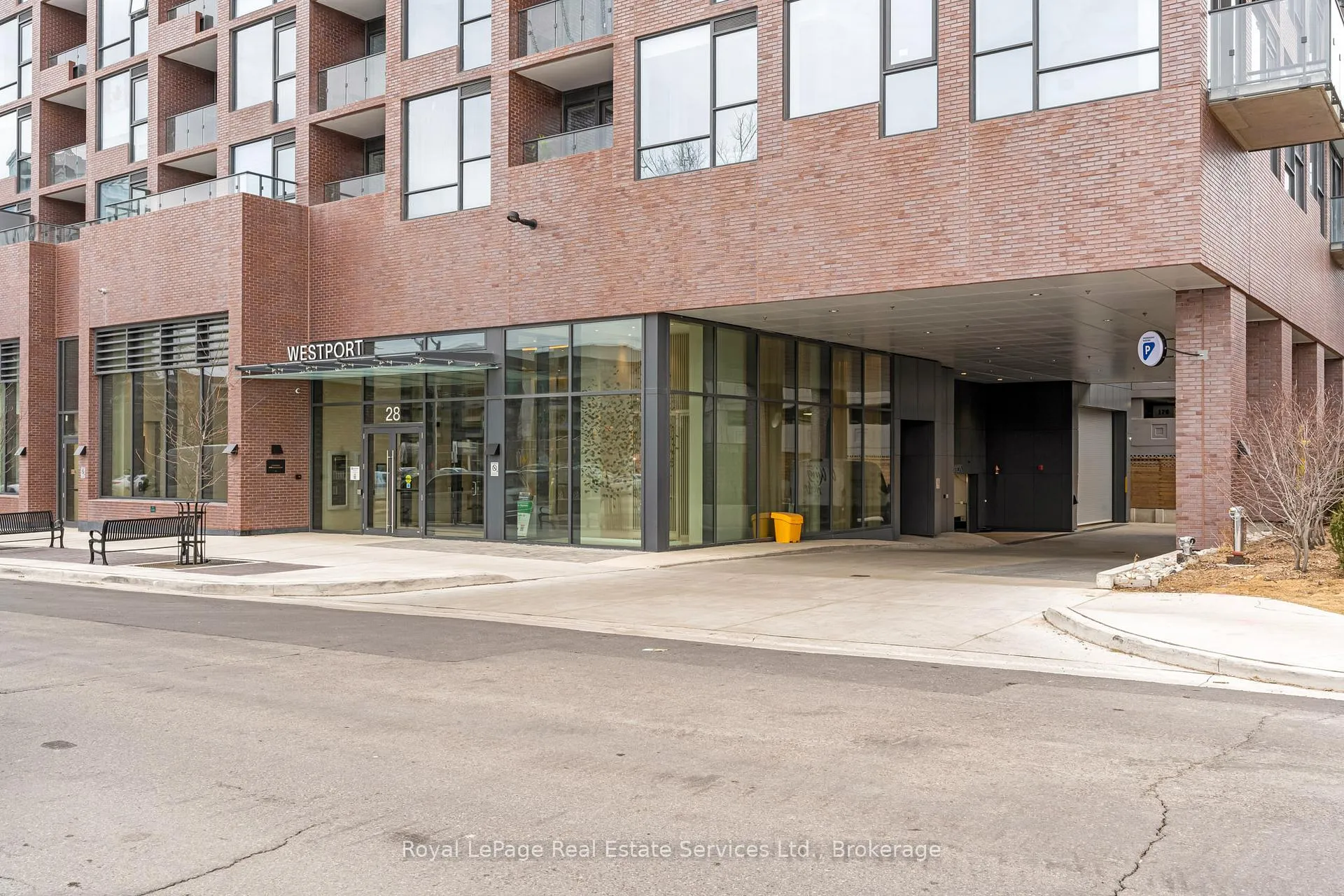 Photo 2 of Unit 720, 28 Ann Street, Mississauga, Port Credit — HOMEH