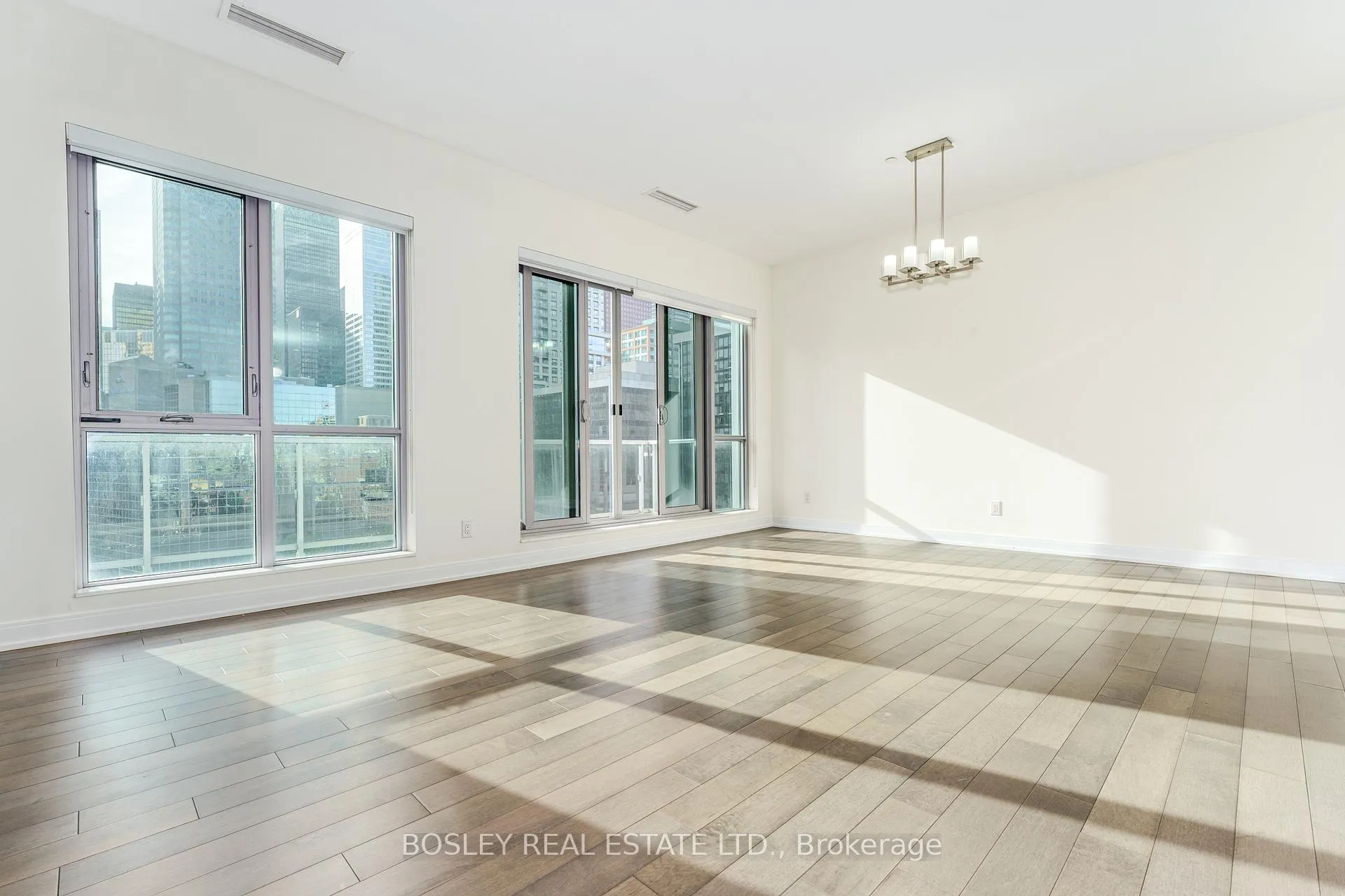 Photo 7 of Unit PH1203, 55 Front Street E, Toronto, Waterfront Communities — HOMEH