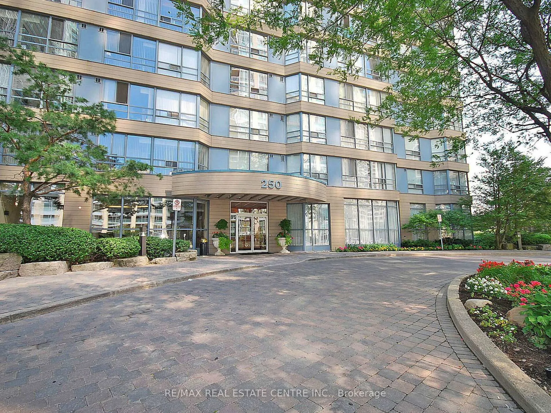 Photo 2 of Unit 1616, 250 Webb Drive, Mississauga, City Centre — HOMEH