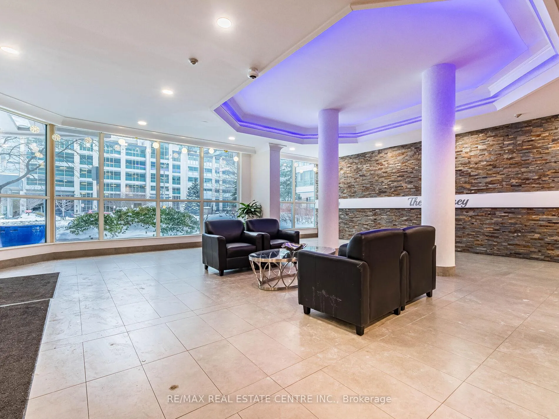 Photo 4 of Unit 1616, 250 Webb Drive, Mississauga, City Centre — HOMEH