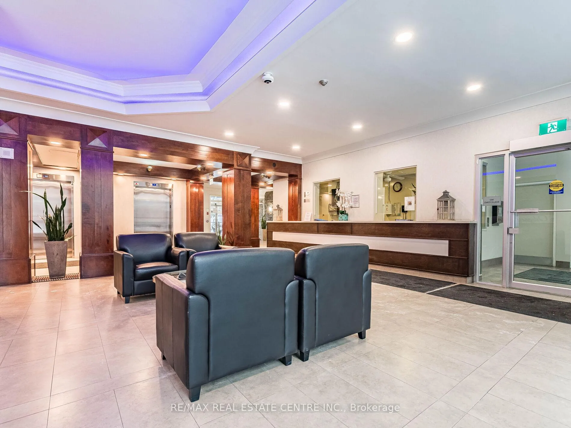 Photo 7 of Unit 1616, 250 Webb Drive, Mississauga, City Centre — HOMEH